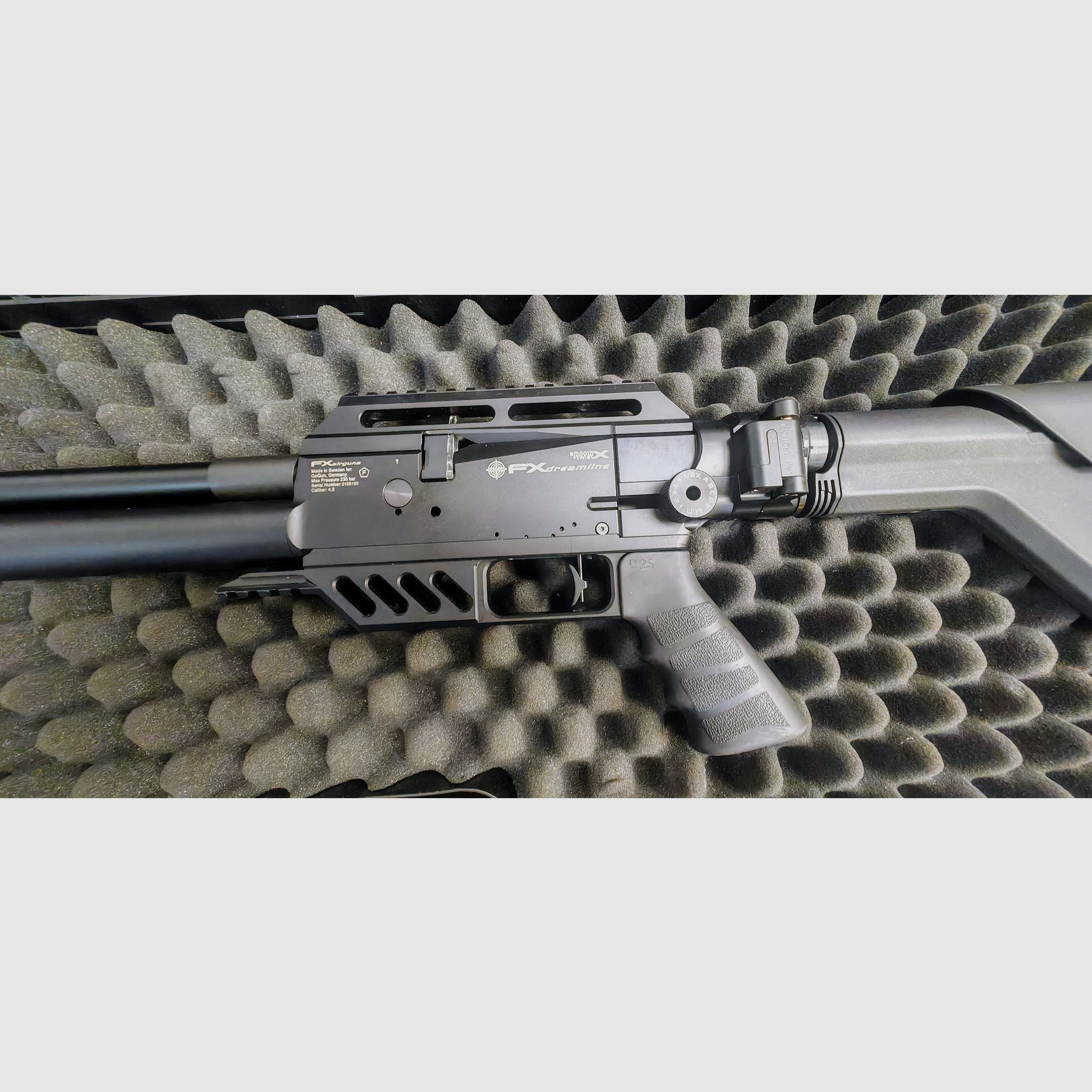 FX Dream Line Tacticel 4,5m/m,mit Tacticel-Klappschaft, Exportsatz u. Zielfernrohr, mit Koffer