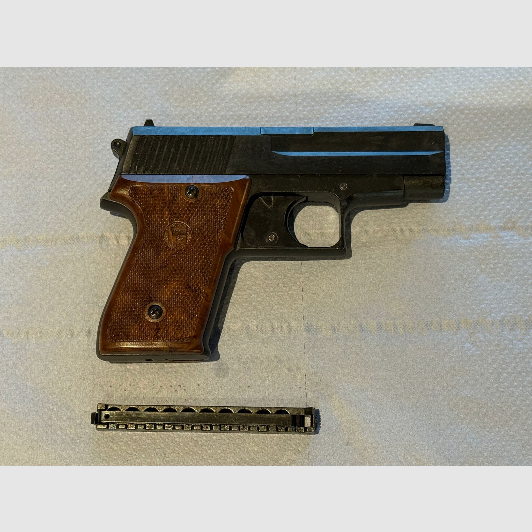 Röhm RG300 – Compact blank-firing pistol in caliber 6mm Flobert (PTB 327)