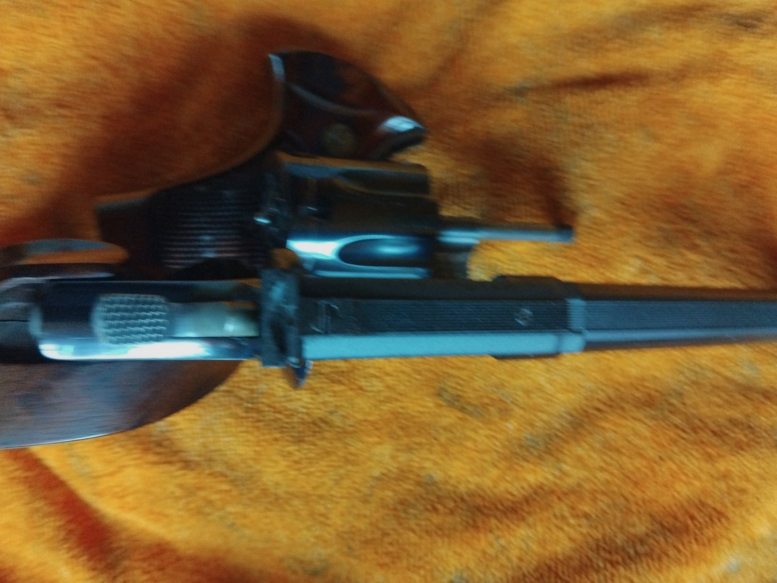 Revolver Smith & Wessen Modell 17 6" mit Sportgriffstück