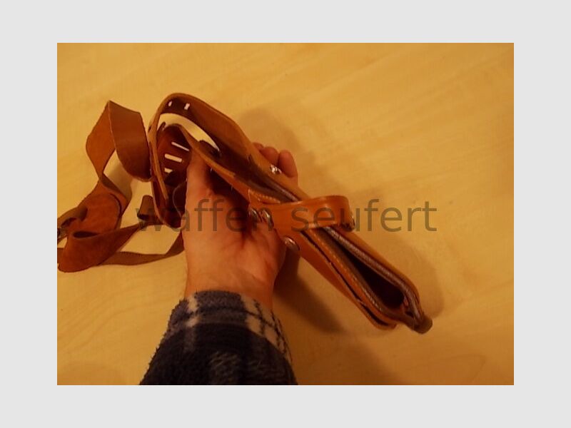 Bianchi X15 Medium shoulder holster for revolver/pistol up to 4