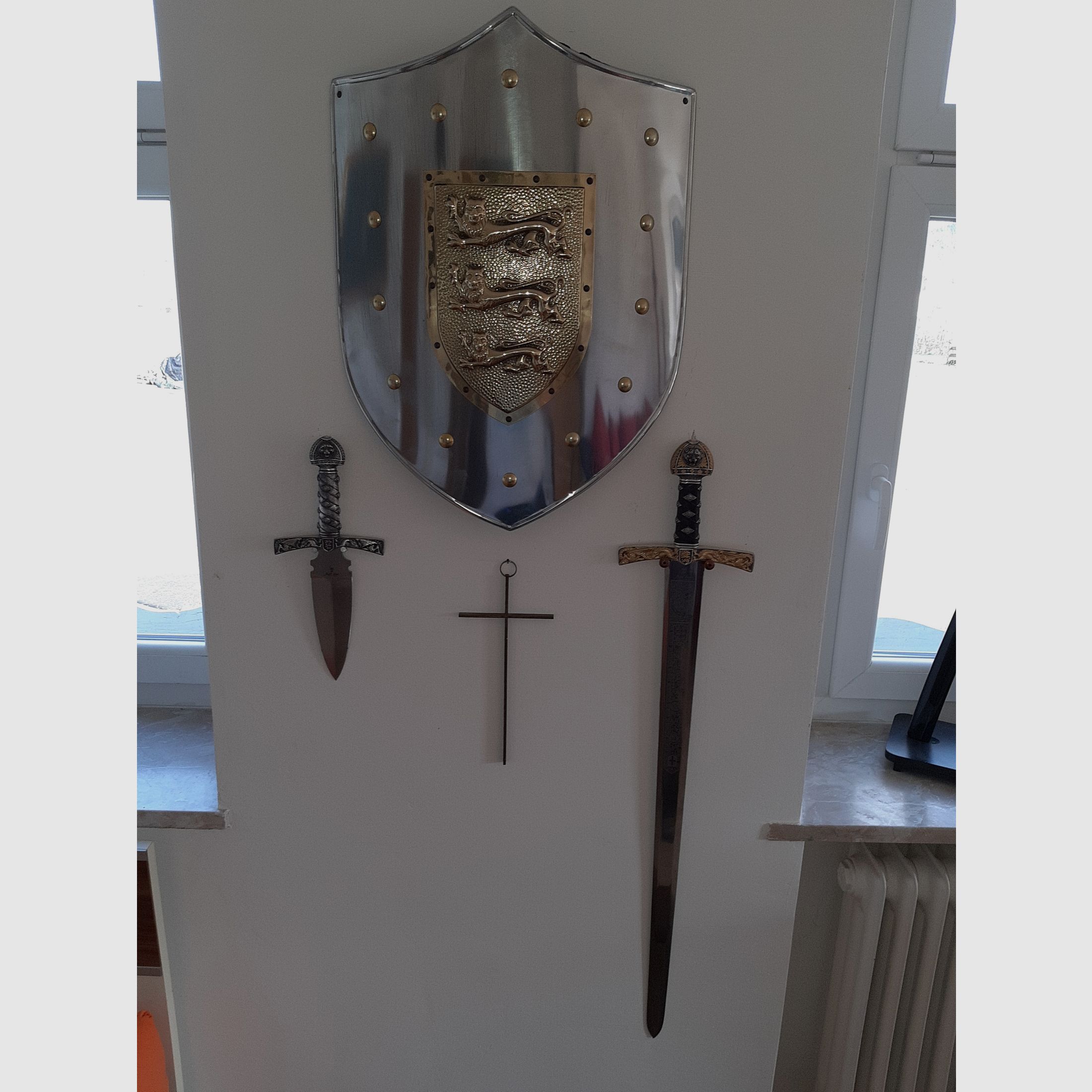 3 Teiliges SET für Liebhaber und  Sammler von KÖNIG RICHART LÖWENHERZ , das SCHWERT, der DOLCH + das  SCHILDWAPPEN