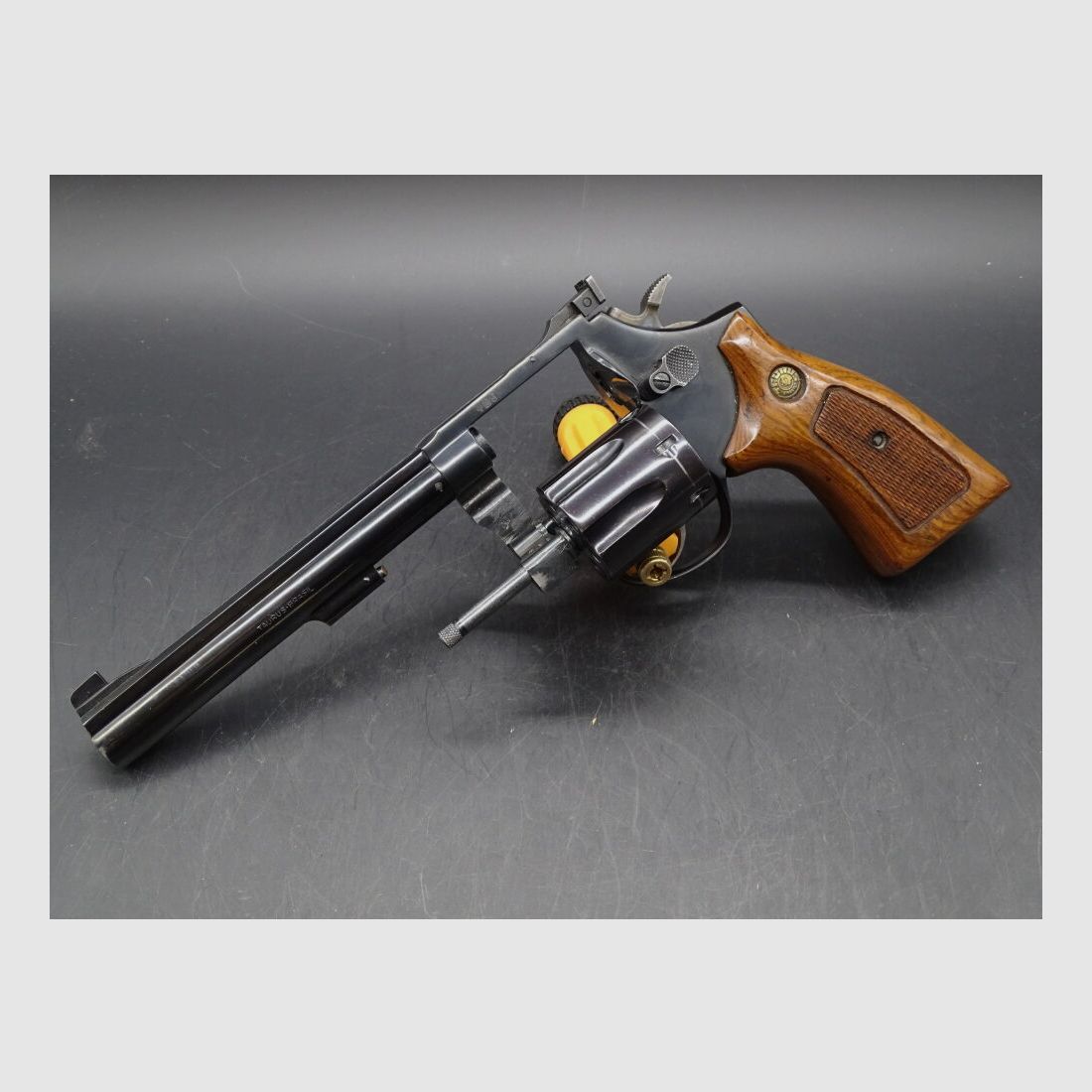 Taurus Revolver caliber .22lr 6"