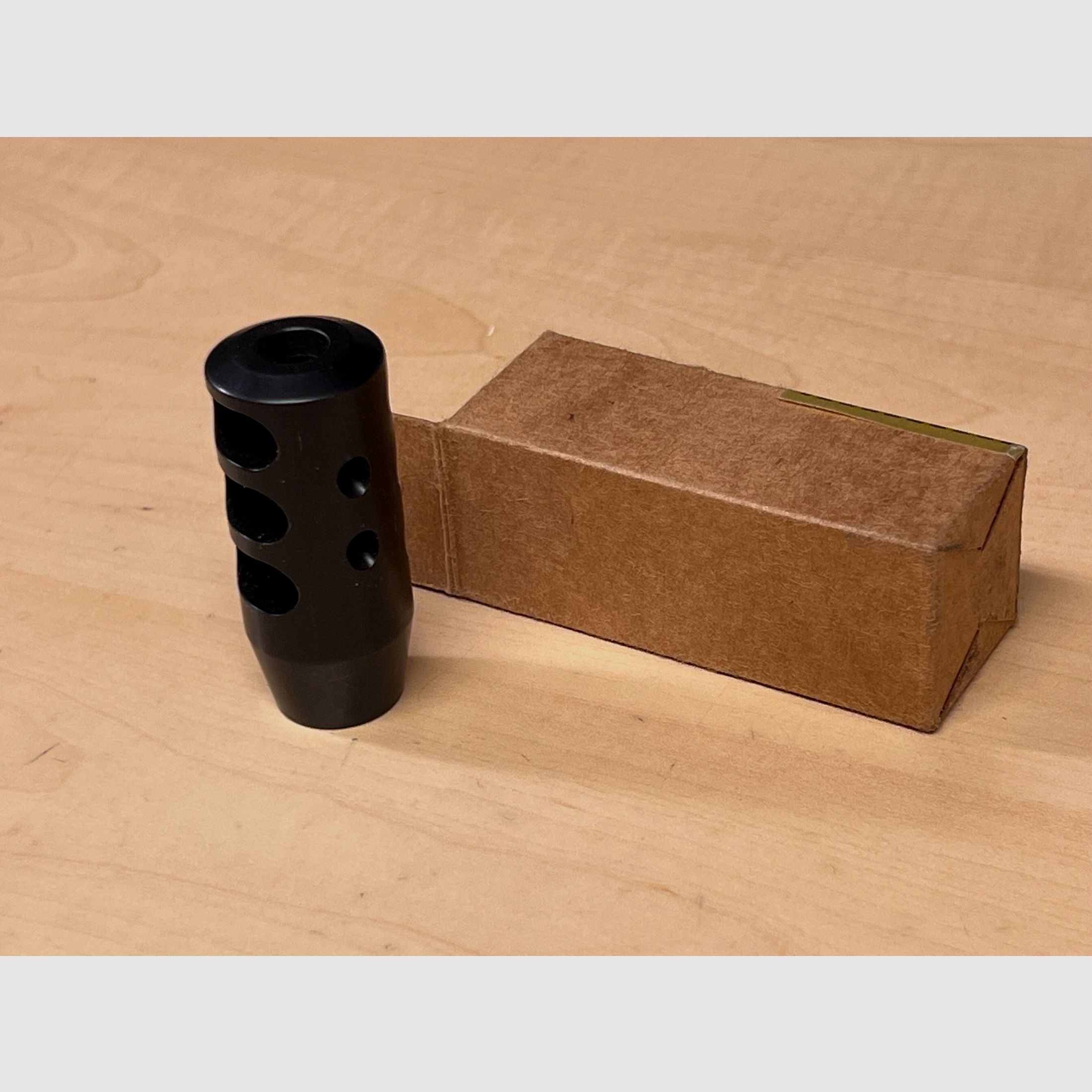 Hamulec wylotowy do Airsoft z gwintem M14 negatywnym wersja metalowa czarna