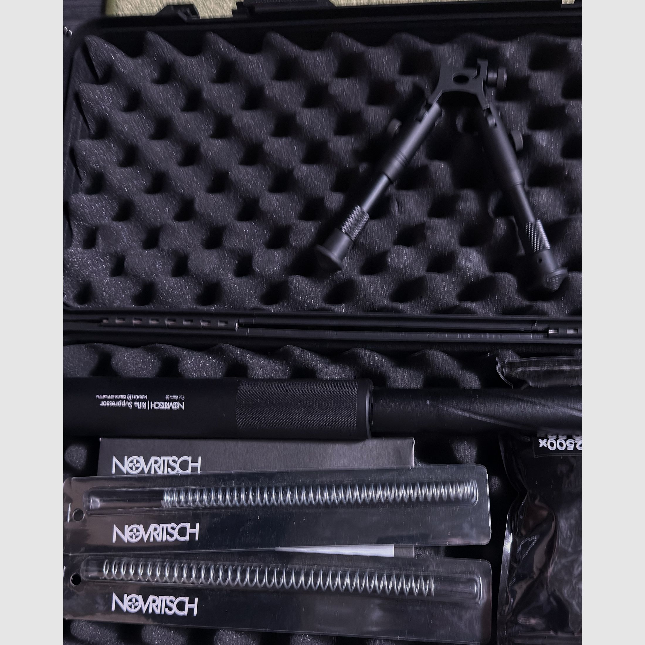 Novritsch SSG10 A3 z akcesoriami i dodatkowymi sprężynami.