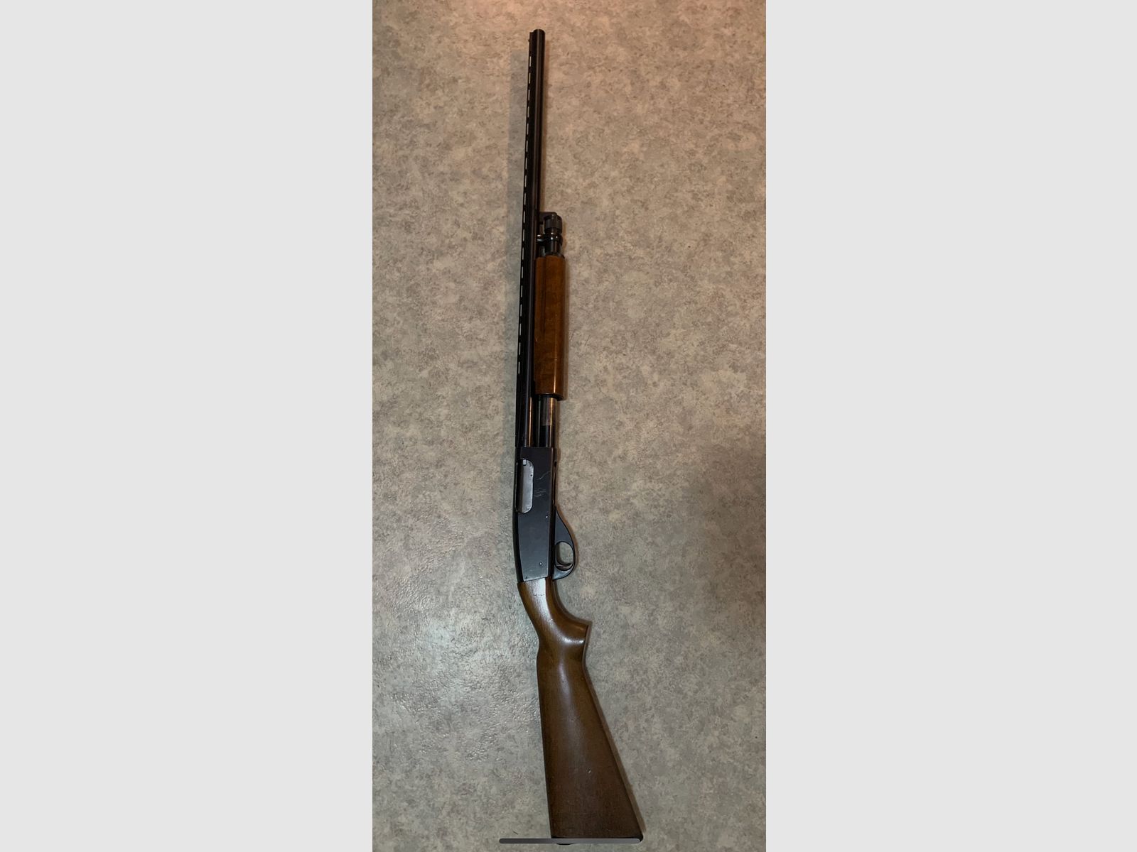 Smith & Wesson Eastfield 916-T Vorderschaftrepetierflinte Kal. 12/76