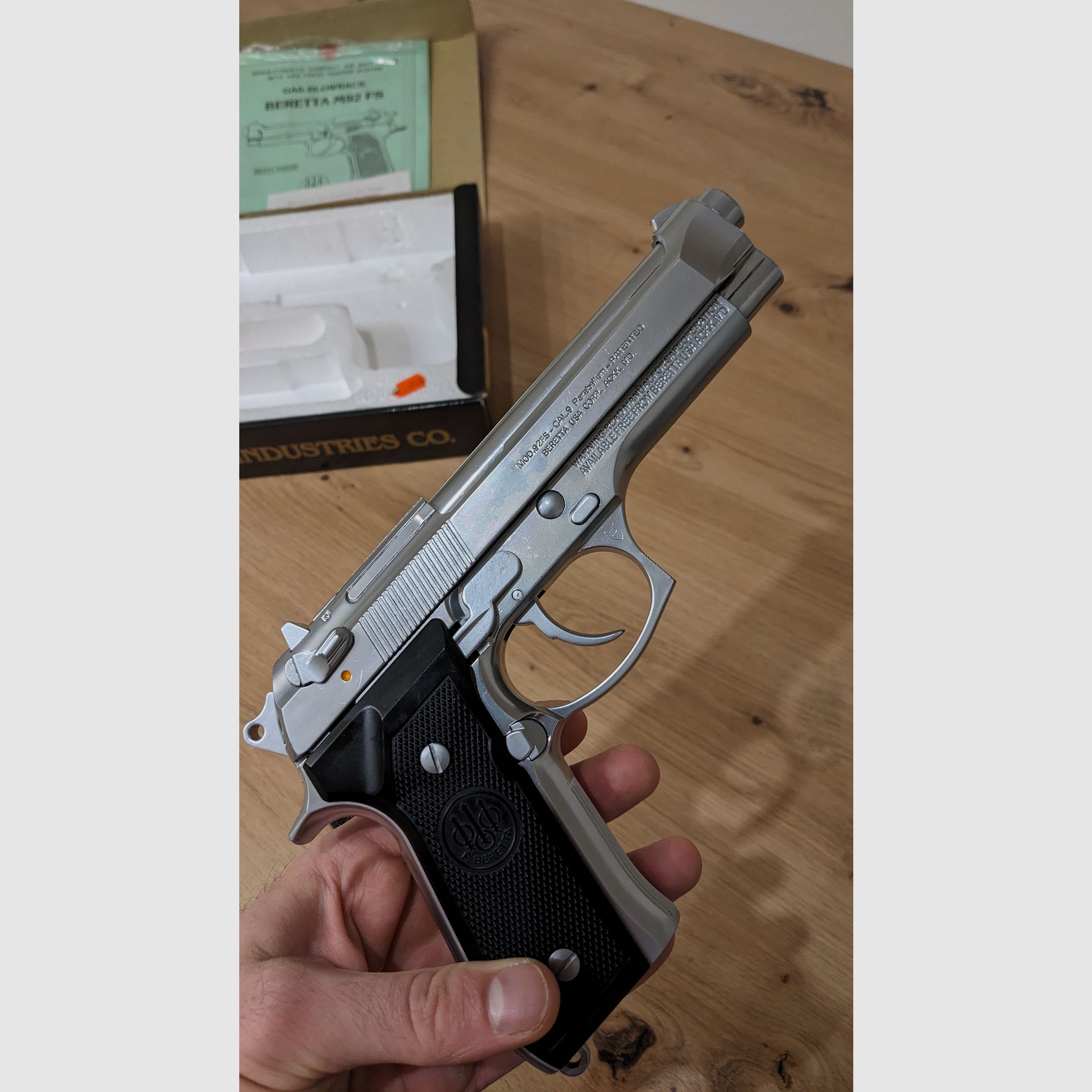 Beretta M92 FS / Omega Industries / Gas-Blowback 