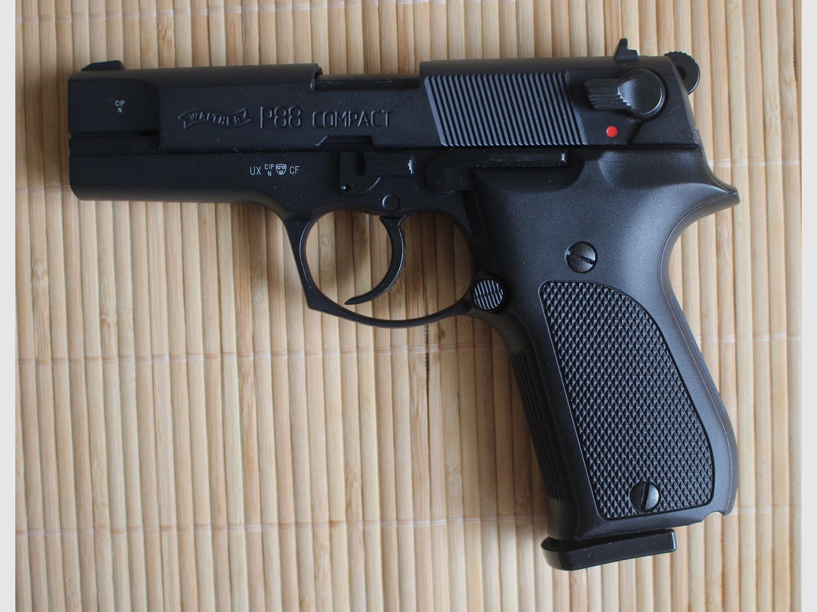 Walther P88 pistolet alarmowy Kaliber P.A.K. 9mm Brüniert