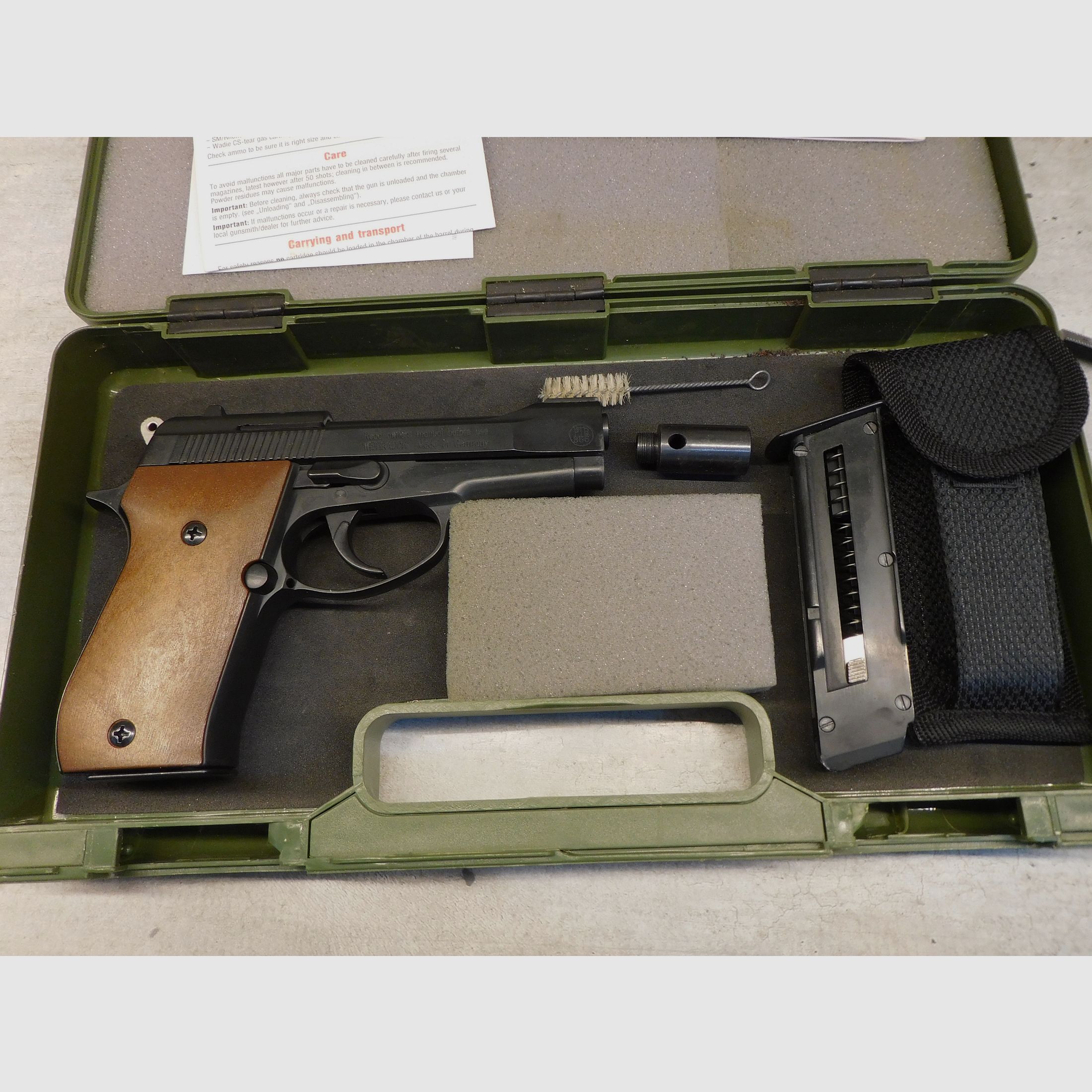 Weihrauch HW 94 Pistolet alarmowy Kal. 9 mm naboje z brzegiem z akcesoriami