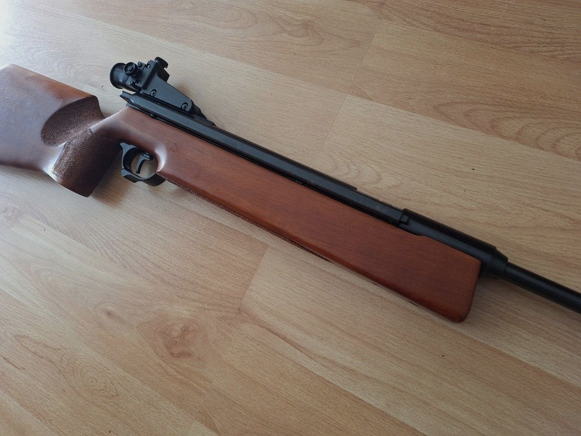 Karabin pneumatyczny Haenel 312 z bocznym naciągiem