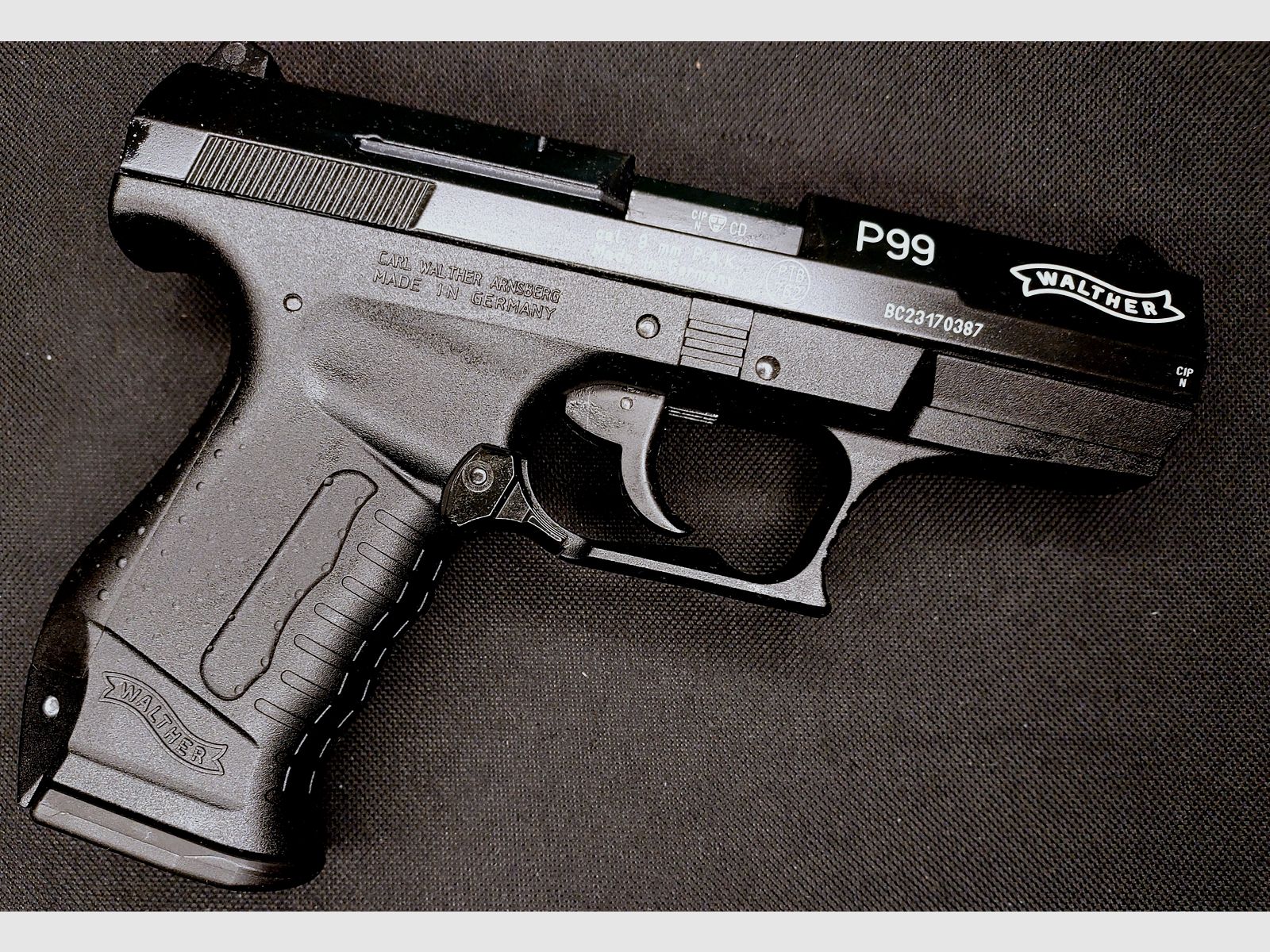 Walther P99 Schreckschuss Pistole 9mm P.A.K. (PTB 762) P 99 OVP mit Koffer.