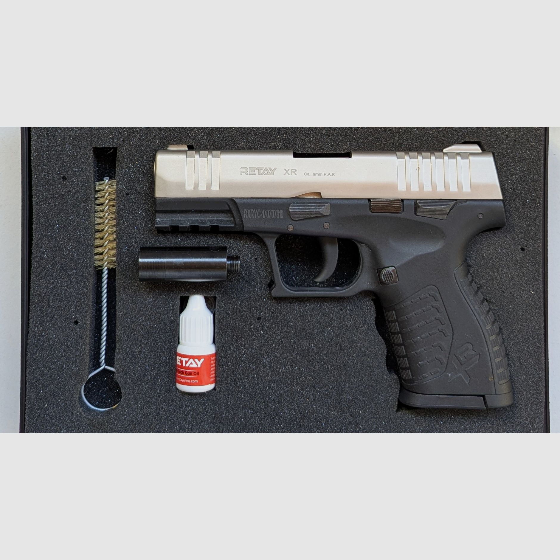 Pistola Retay XR Cal. 9 PAK, 14 +1 disparos, bicolor - Nueva y sin usar