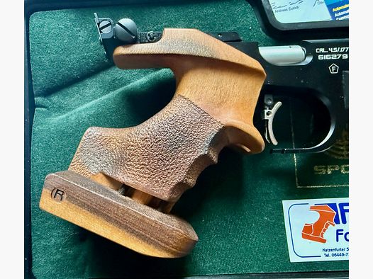 Rink grip for Steyr EVO10e air pistol