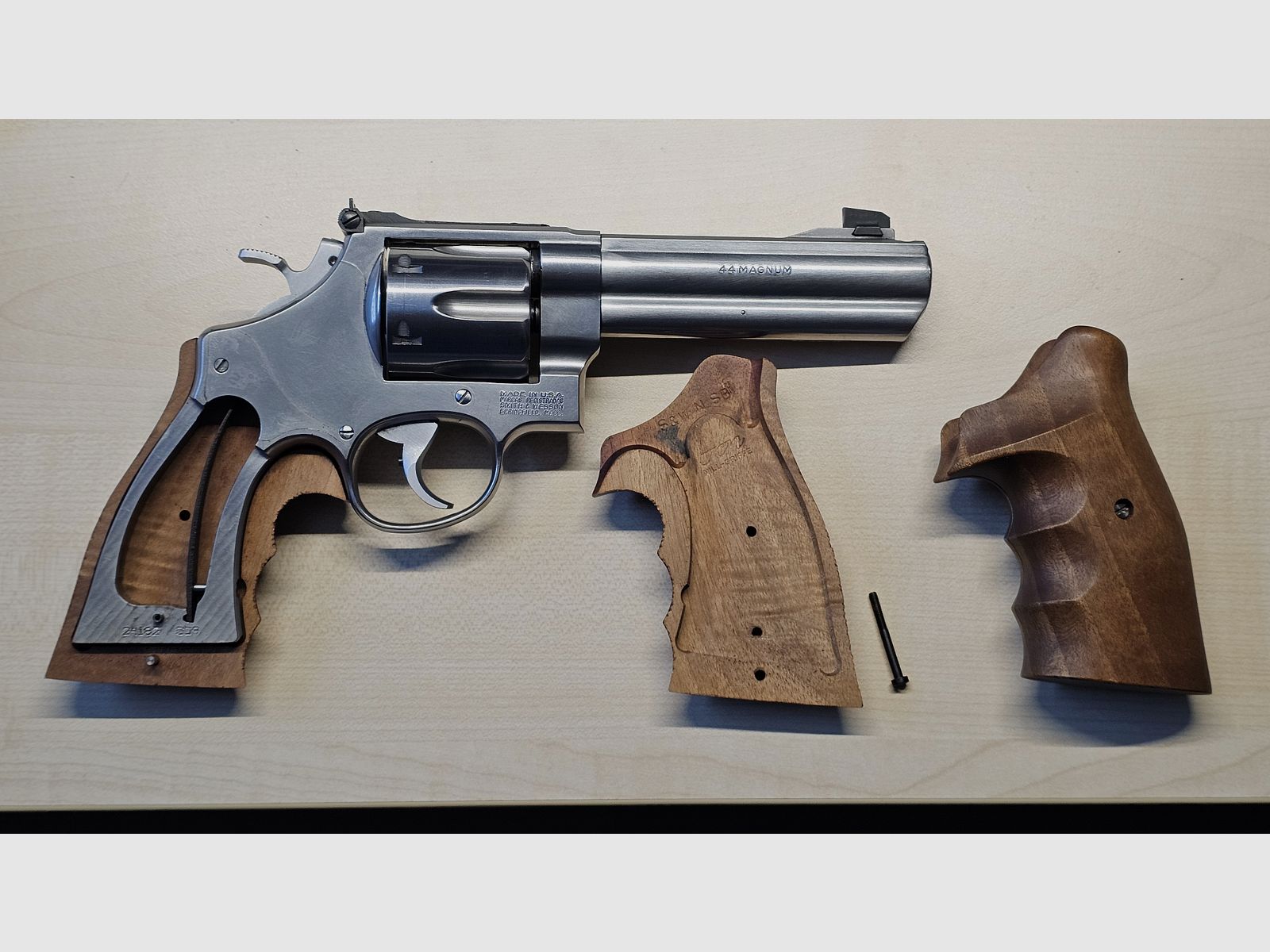 Smith & Wesson 629-4 Performance Center "Classic Powerport" .44 Mag. barrel length 5", special edition (1996), Pre-Lock, Nill grips, original case, speedloader