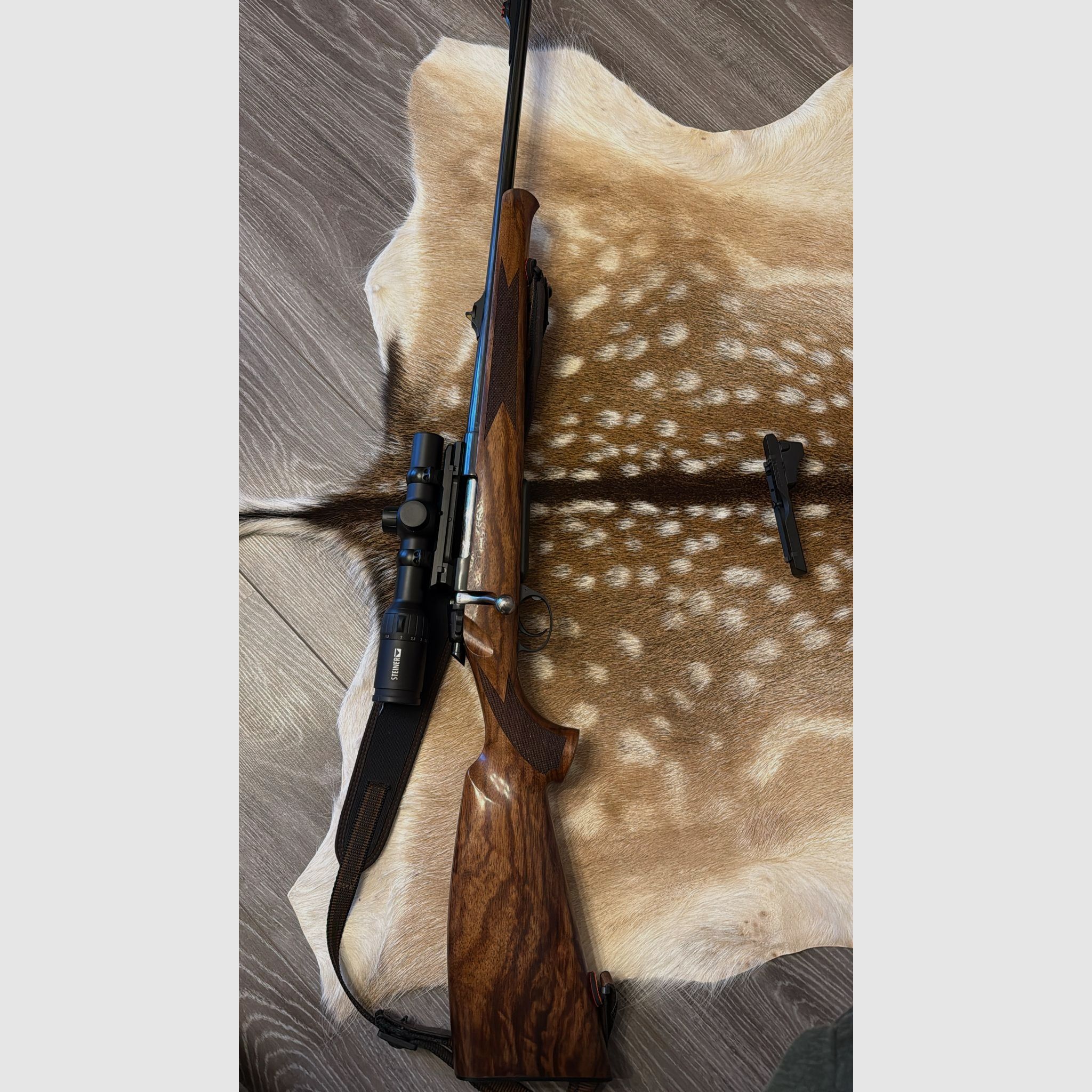 Antonio Zoli w 9,3x62 z ręcznym napinaczem (pakiet na polowanie z psami)