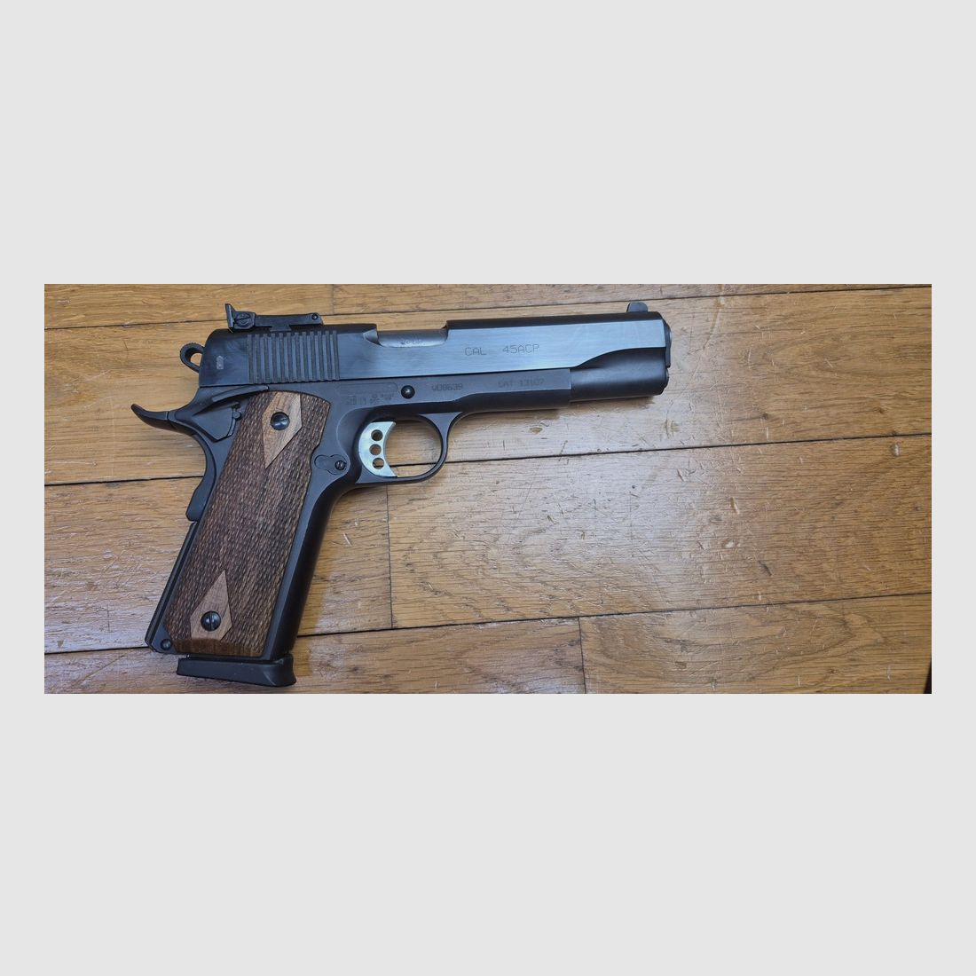 Zeer mooie Tanfoglio-pistool – Model 1911 Witness Custom – Kal.45 ACP – Volledig staal – Onberispelijke handgrepen – Uitstekende mechanica en esthetiek – Prachtige loop – Twee magazijnen en originele koffer – Een van de beste prijs-kwaliteitverhoudingen op de markt – TBE+, afbeelding 13 van 17