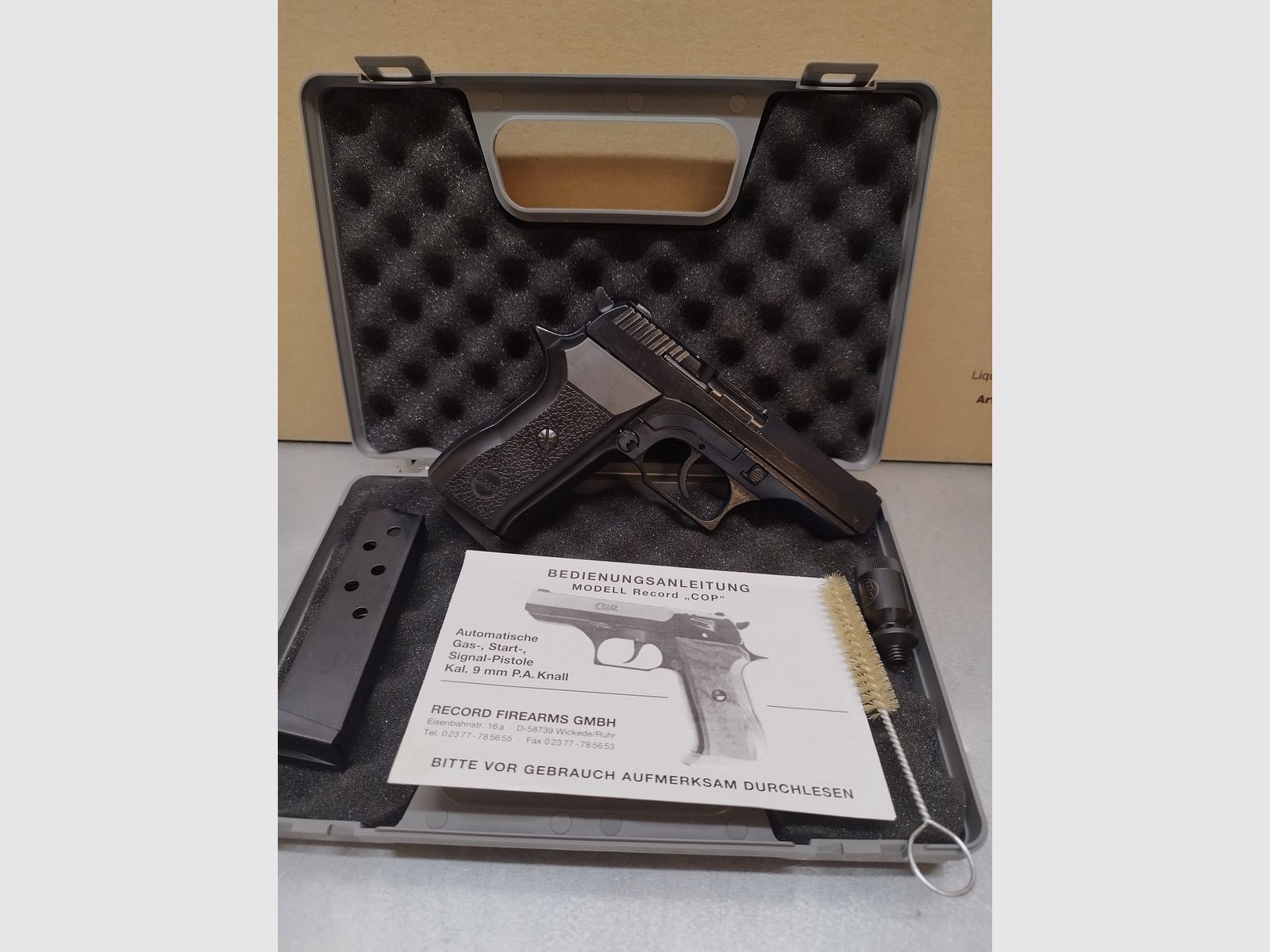 Record  COP Schreckschuss Pistole 9 mm P.A.K Brüniert + Reservemagazin!!