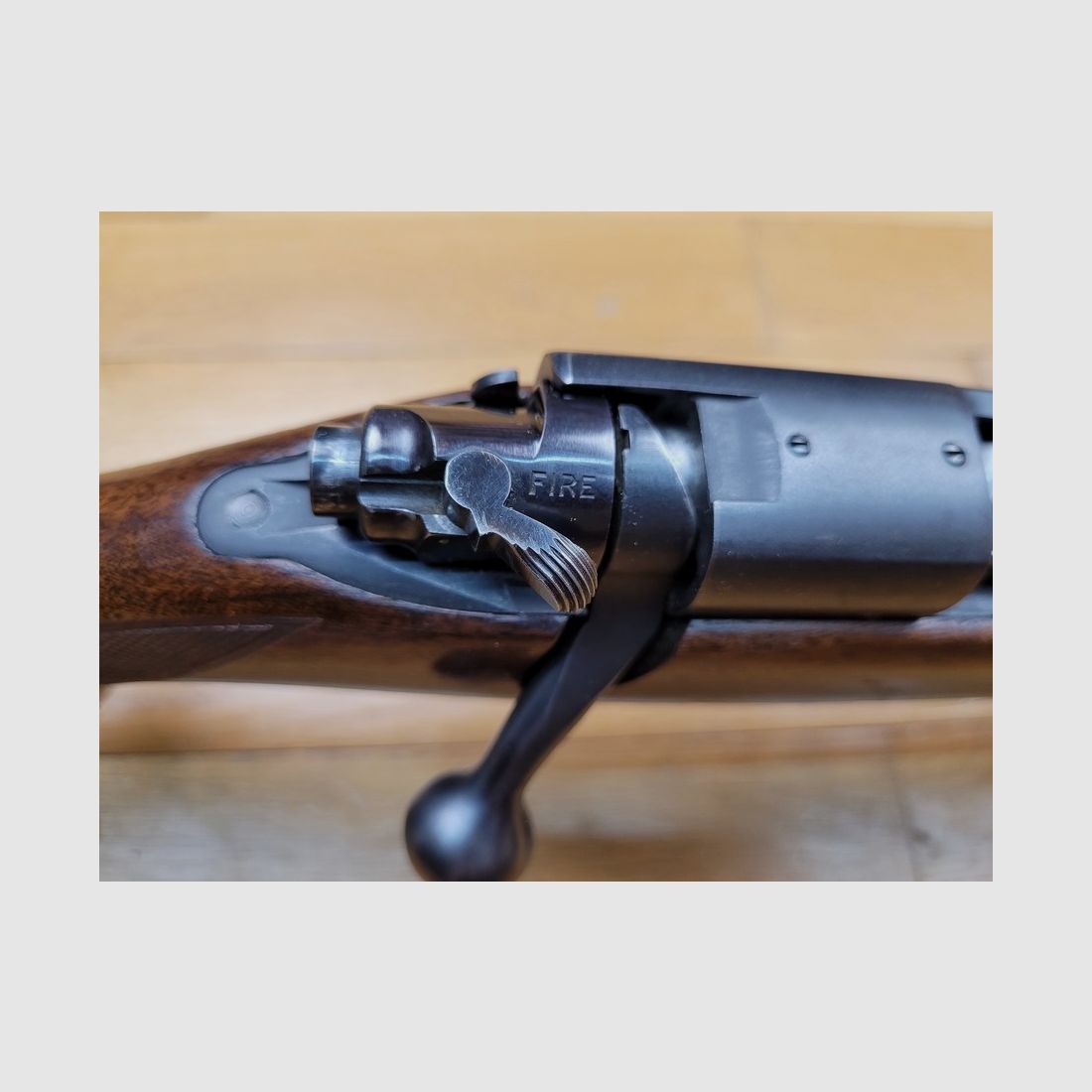 Sublime Winchester M70 Rifleman – 270Win – Luxusfertigung 1947 – Werkseitig für Optik bereit – Wunderschöner Nussbaum – Handriffelung – Wunderschöne Mechanik – Wunderschöner Lauf – Herkunft ex-Hussard – Ausnahmewaffe – Zustand nahezu neu!, Bild 16 von 32