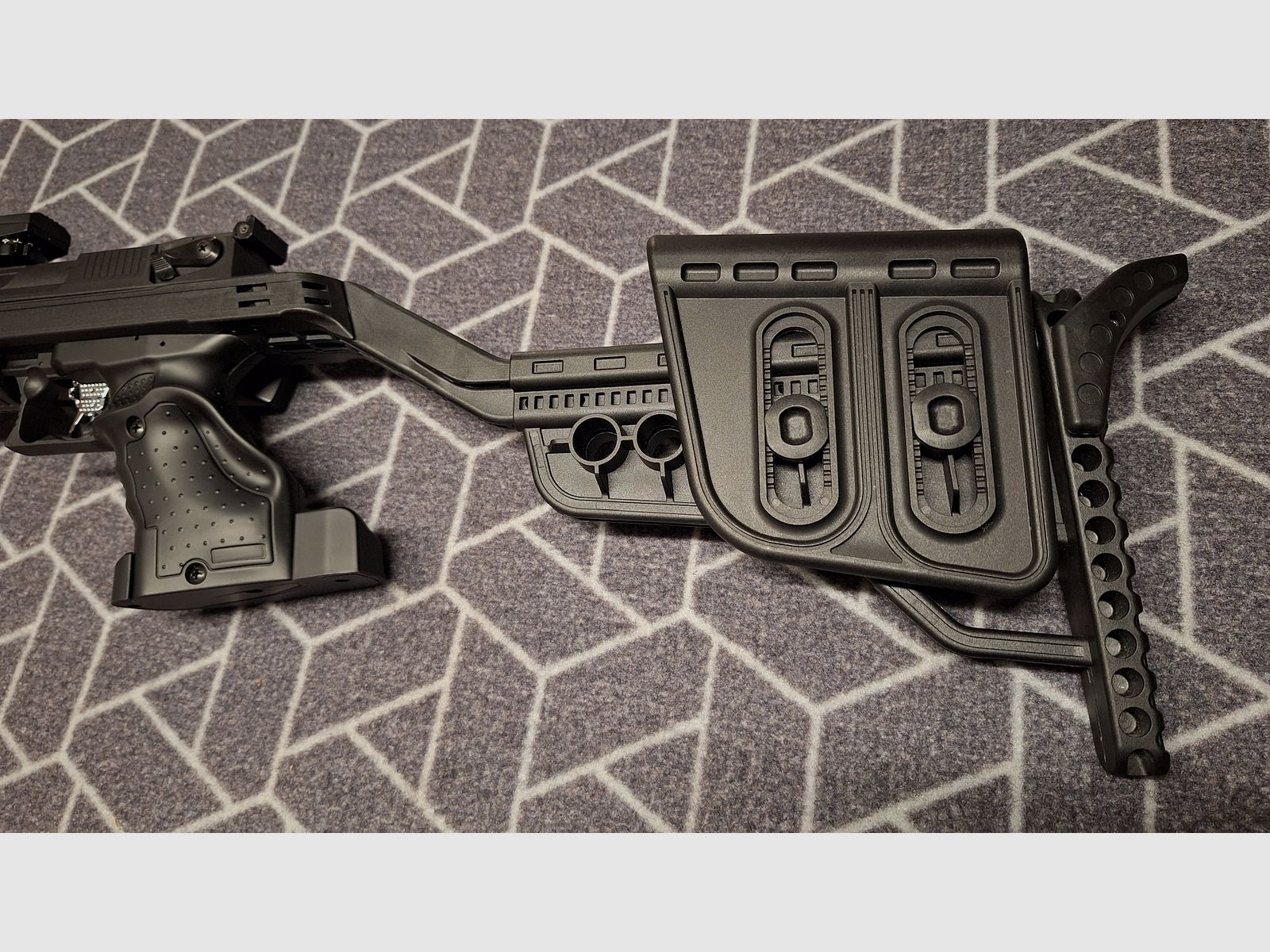 Zoraki HP01 Rechtshänder mit Reddot, Schalldämpfer und Anschlagschaft