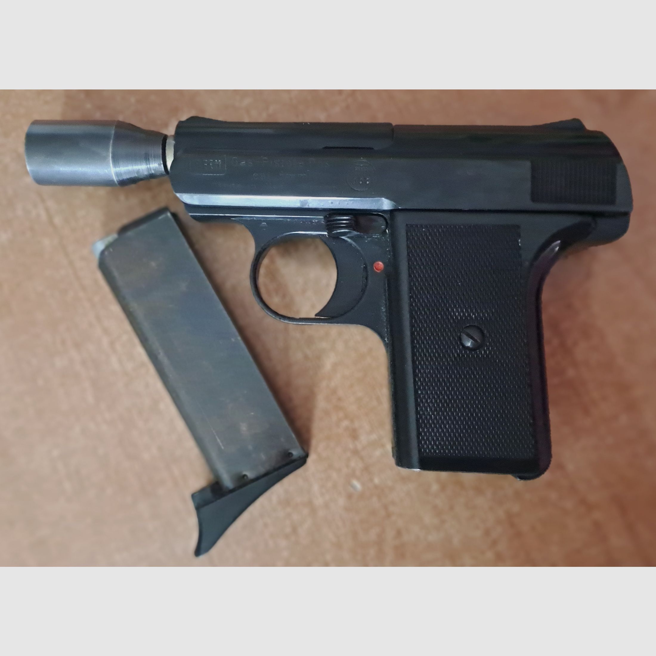 Reck gas pistol P6s in caliber 8 mm blank with launching cup/ PTB 388, zdjęcie 4 z 7