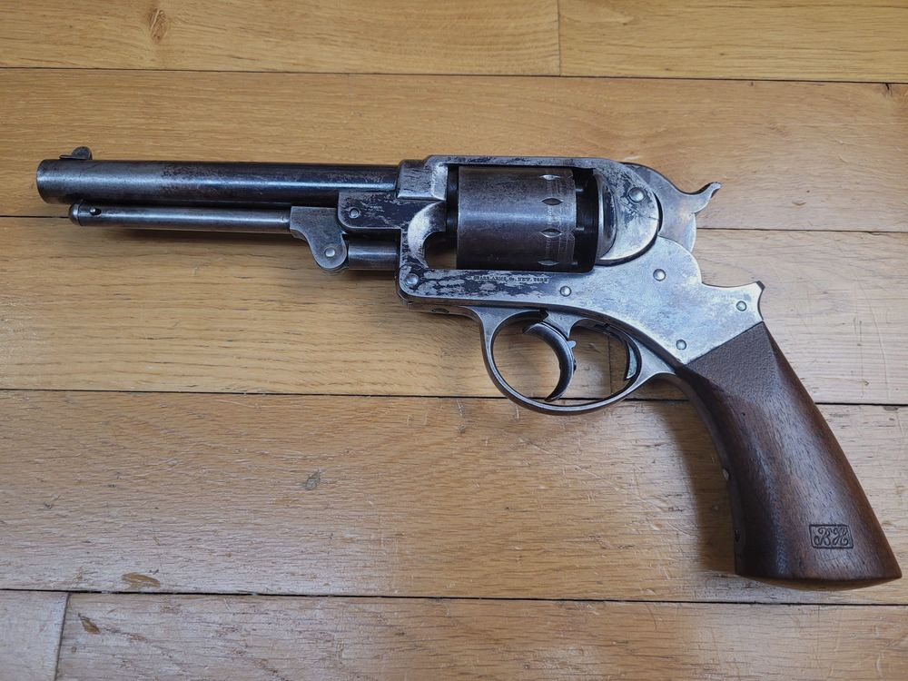 Exceptional Starr Revolver model 1860 – Military specimen caliber .44 – Only Double Action revolver of the Civil War – Perfect markings – 60% of its original blue finish – Superb mechanics and barrel – Museum revolver!, image 2 of 22
