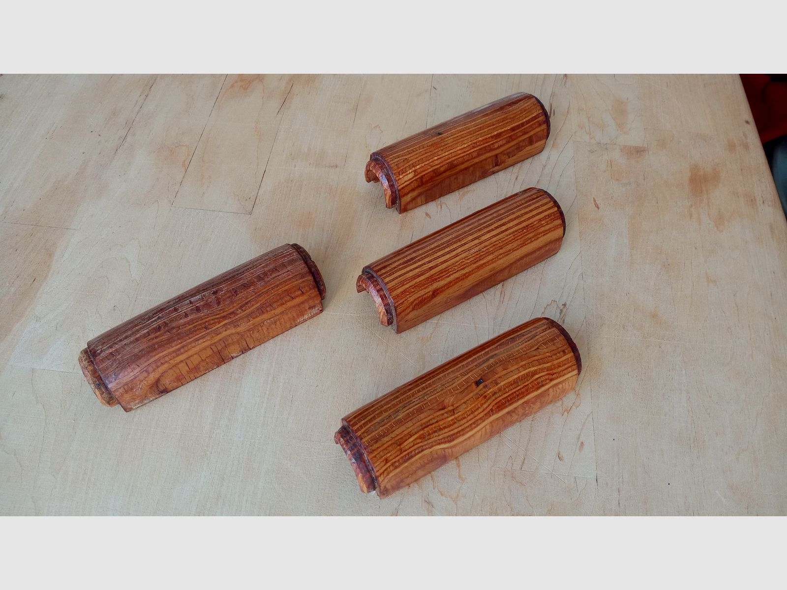 Originale guanti superiori Dong AK rumeni (molto larghi) / Legno laminato robusto perfetto per il pene di asino rumeno (Uluc) o guanti RPK