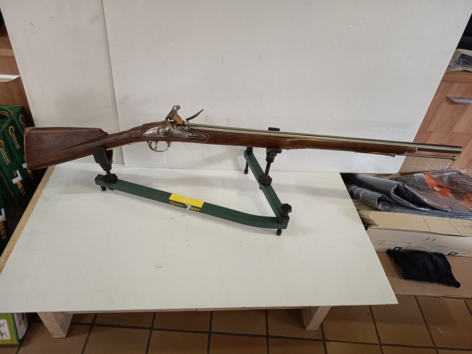 PEDERSOLI BROWN BESS Kal. .75 Steinschloss, Bild 1 von 19