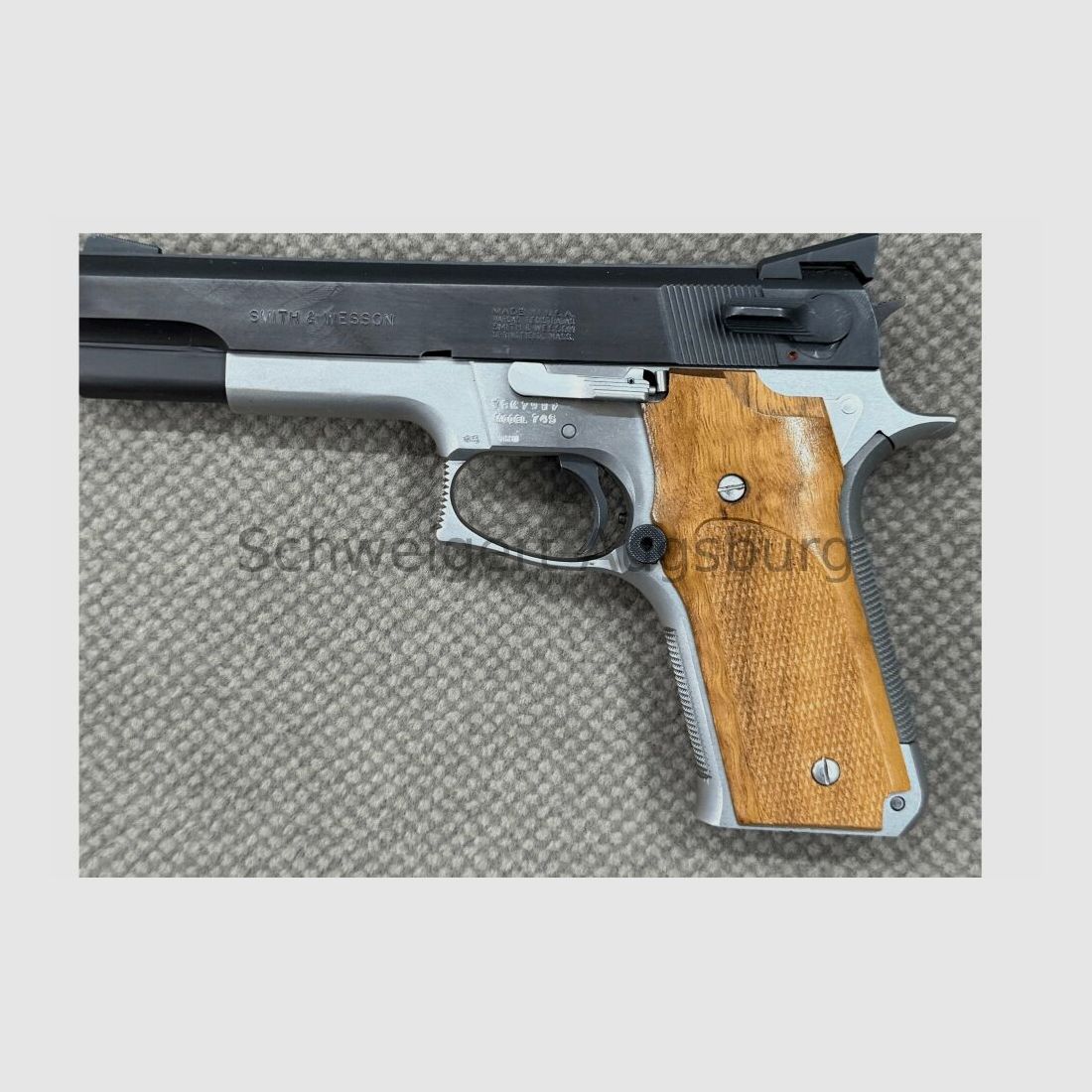Smith & Wesson 745 Stainless / Black .45Auto