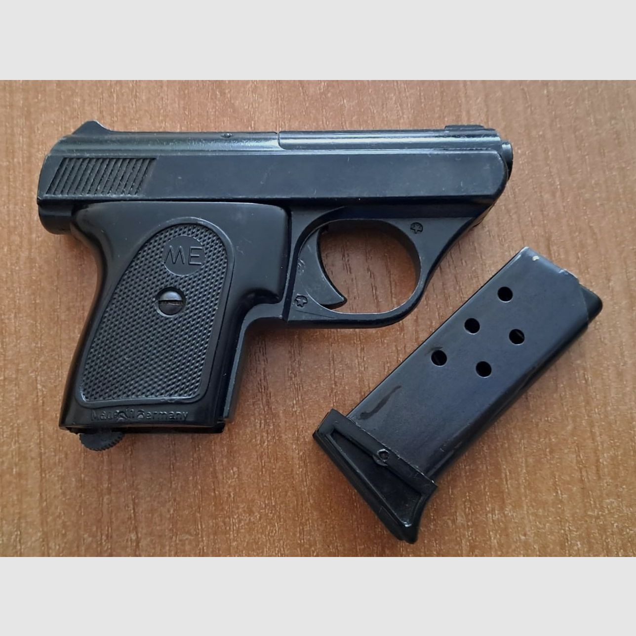 Rare ME 8 Detective 8mm bang in PTB 100/2 in packaging!