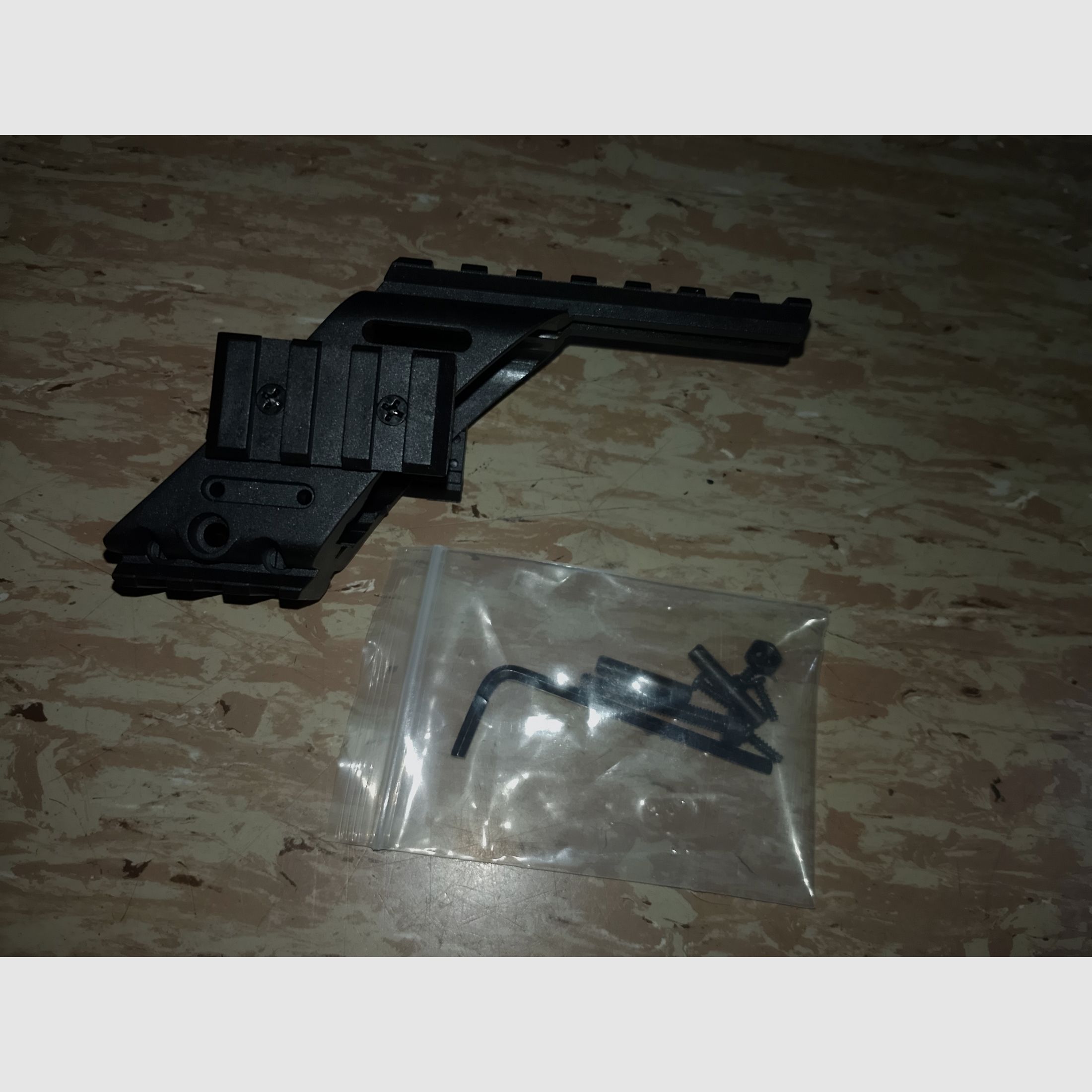 Supporto per pistola Pistol Scoup Montaggio Picatinny 20mm Weaver 7/8" Montaggio universale in polimero nero nuovo