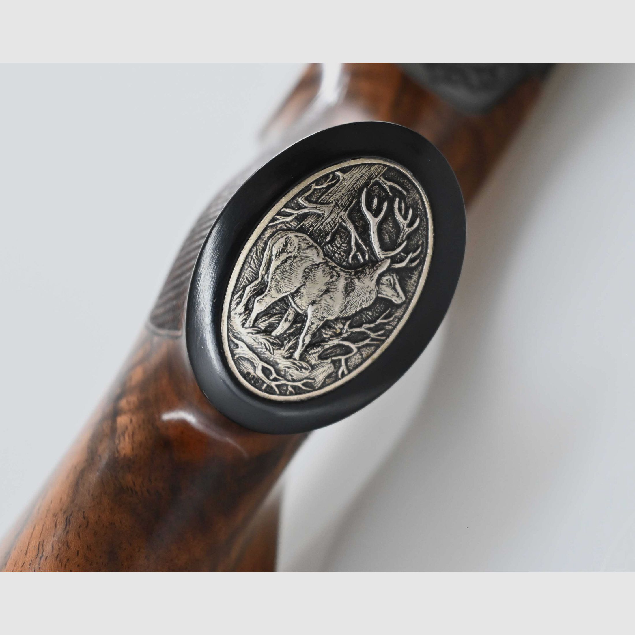 Sistema Blaser R8 Baronesse SHK:8 Grabado: Gamo y ciervo rojo / Tapa de empuñadura de pistola: Ciervo rojo, imagen 3 de 3