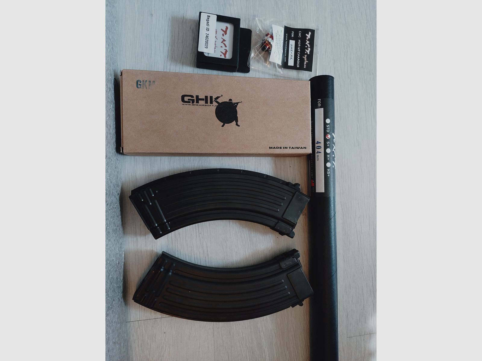 GHK AKMS Vollmetall Echtholz Gas-Blow-Back mit TNT-Lauf und Hop Up Kammer in Top Zustand