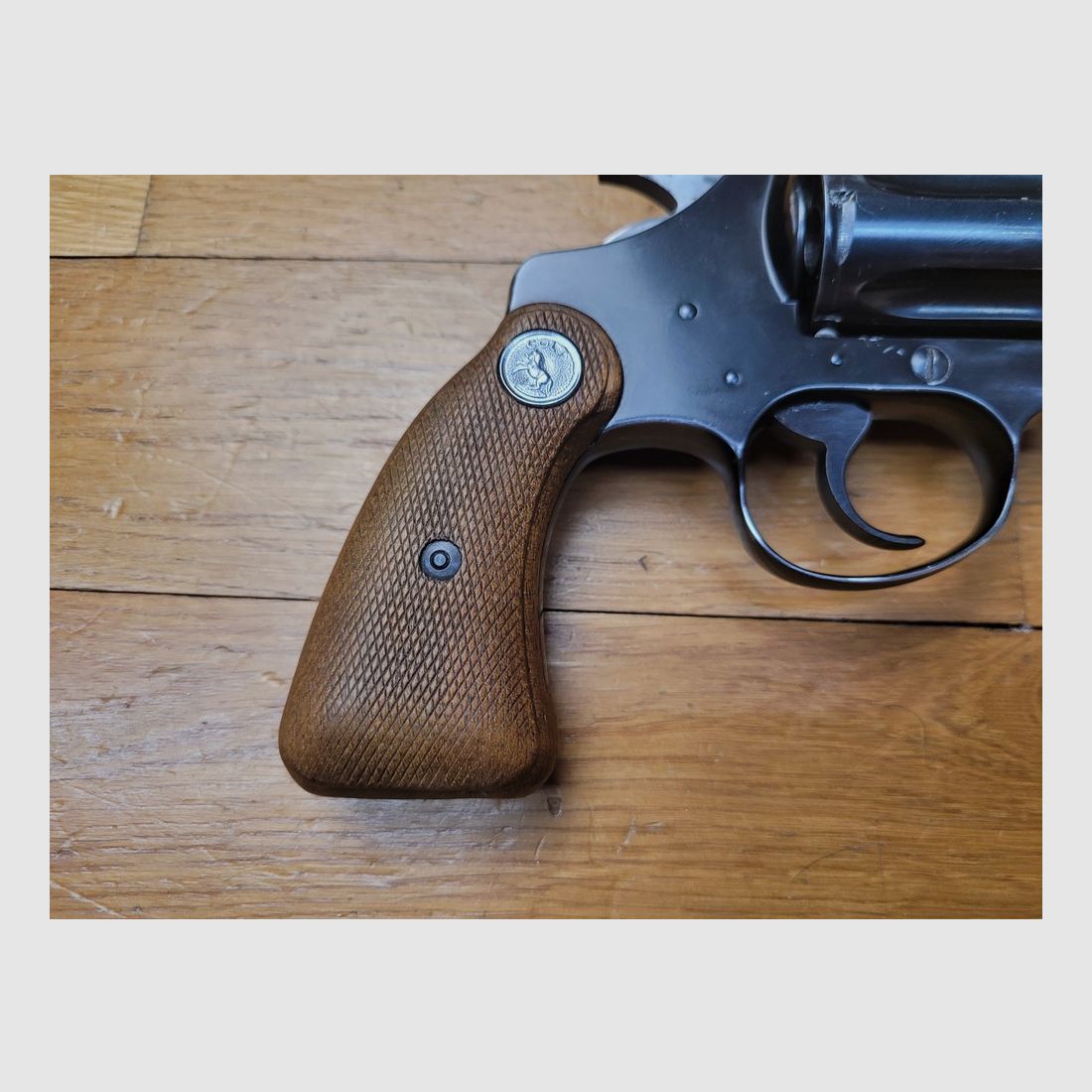 Schöner und seltener Colt Cobra – Subnose in .38 SP – Waffe von 1968 – Aluminiumrahmen – 2 Zoll Lauf mit einwandfreien Zügen – Sehr gute Mechanik und Ästhetik – Ikonische Waffe der Detektive mit großem Schnurrbart und Bodyguards – TBE!, Bild 17 von 19