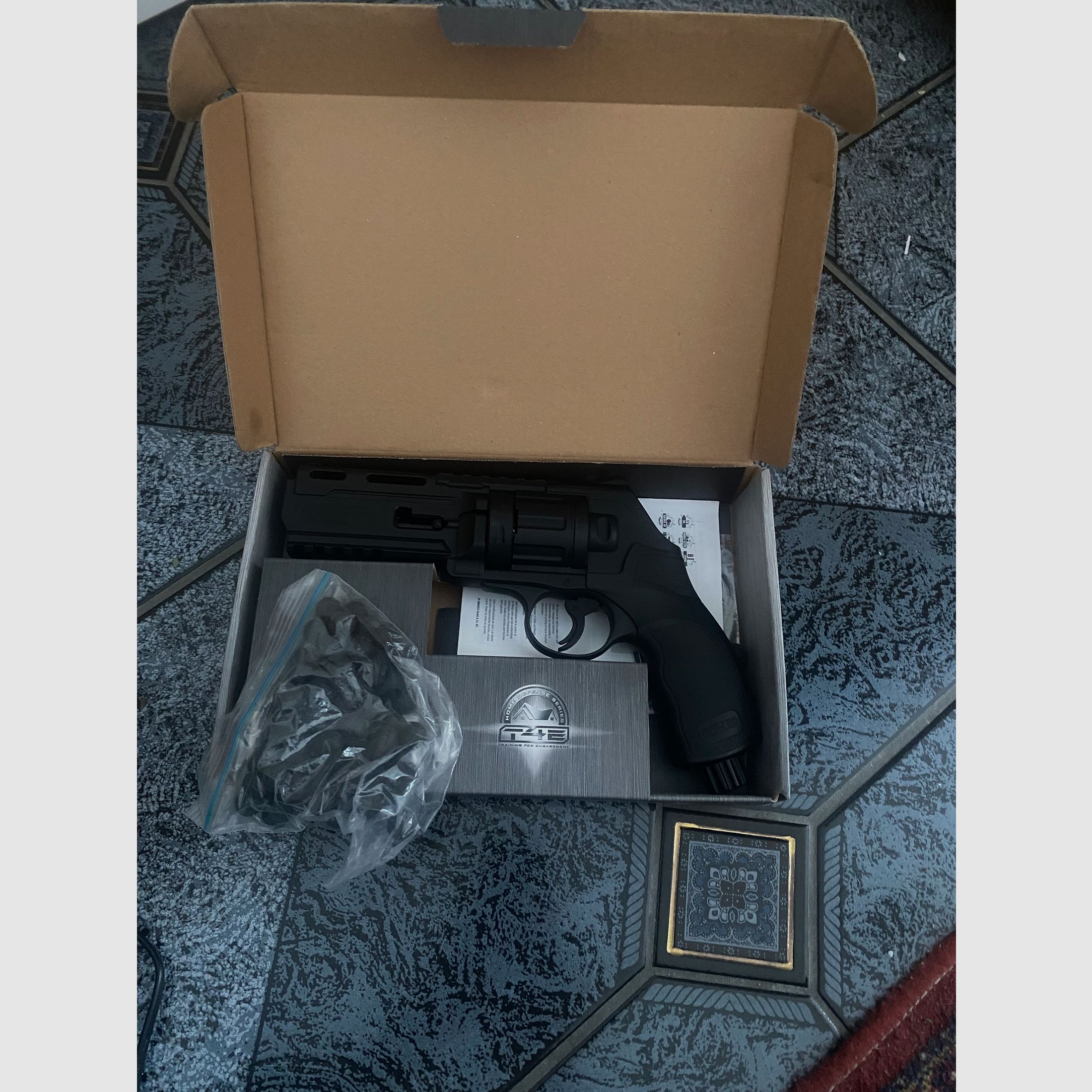 HDR 50 with pellets and CO2 cartridges