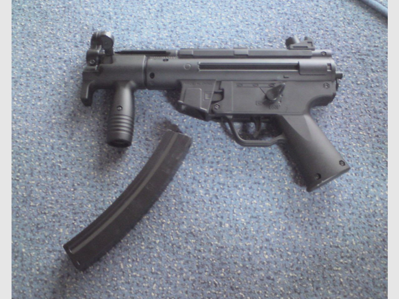 Softair weapons collection with accessories - from 14 years, hop-ups