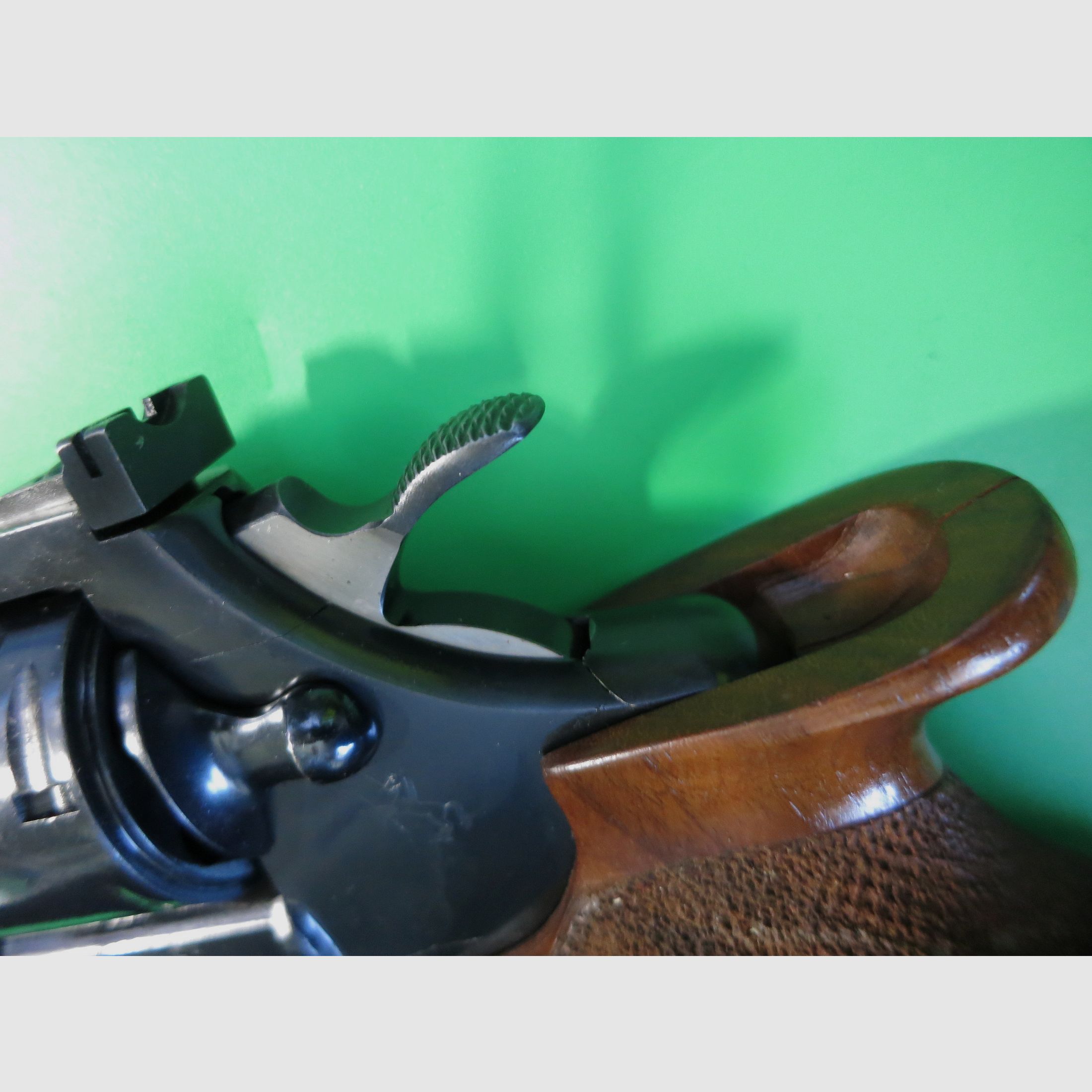 Revolver COLT Officer's Model Match, Vijfde uitgave van de serie in .22lr, Sportgreep #2