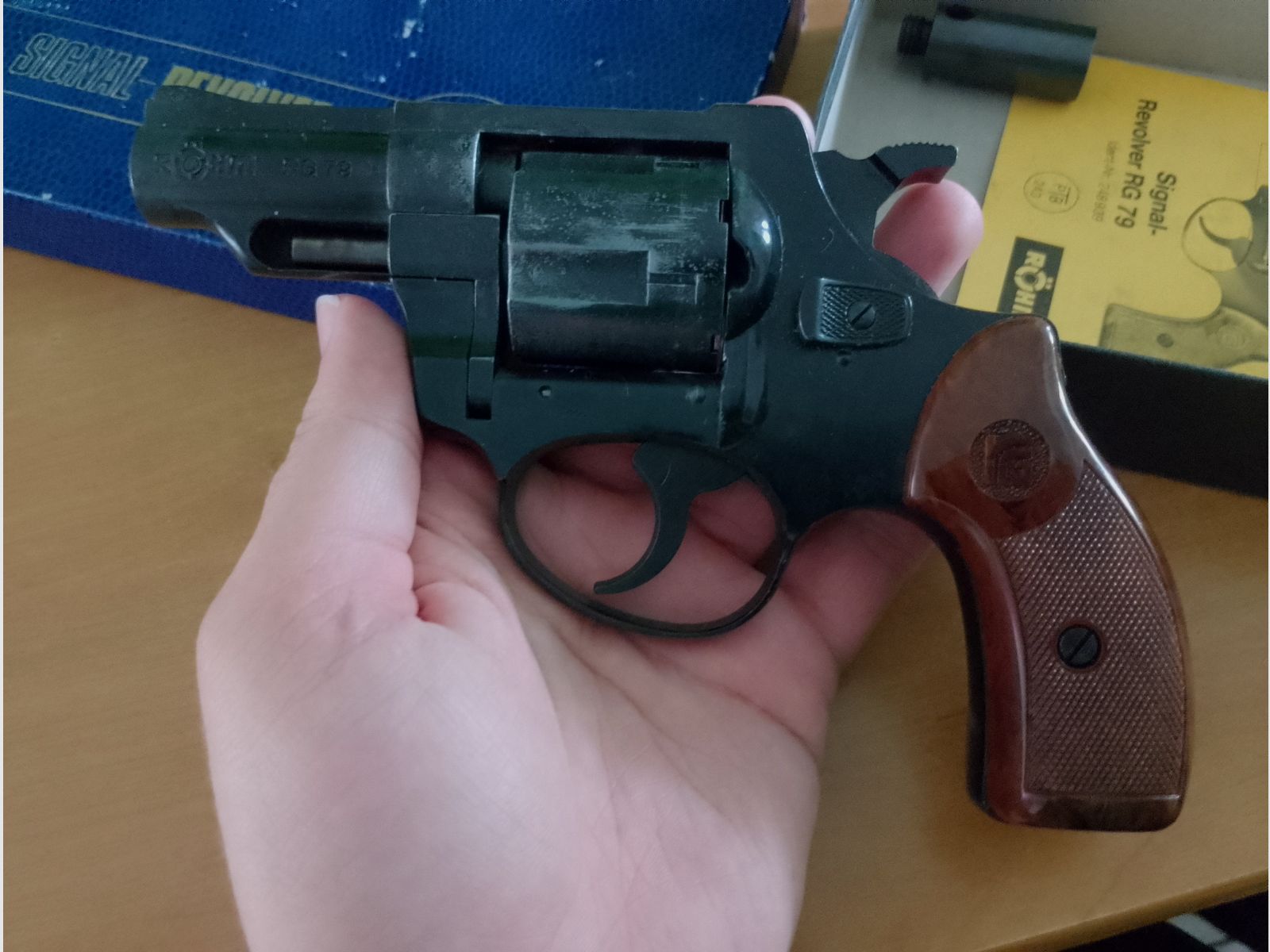 Seltener Röhm RG 79 im Kaliber 9mm Knall/ PTB 243 komplett mit Zubehör!