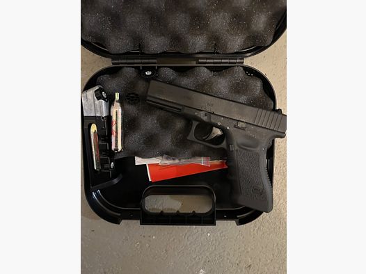 Glock 17 Gen 5 (4.5 mm CO₂) with blowback + accessories