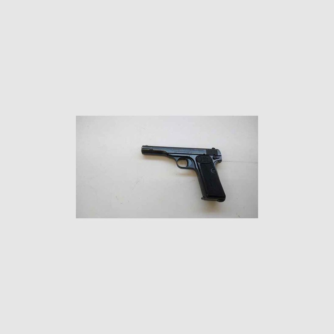 Pistole FN Browning 1910 im Kaliber 7