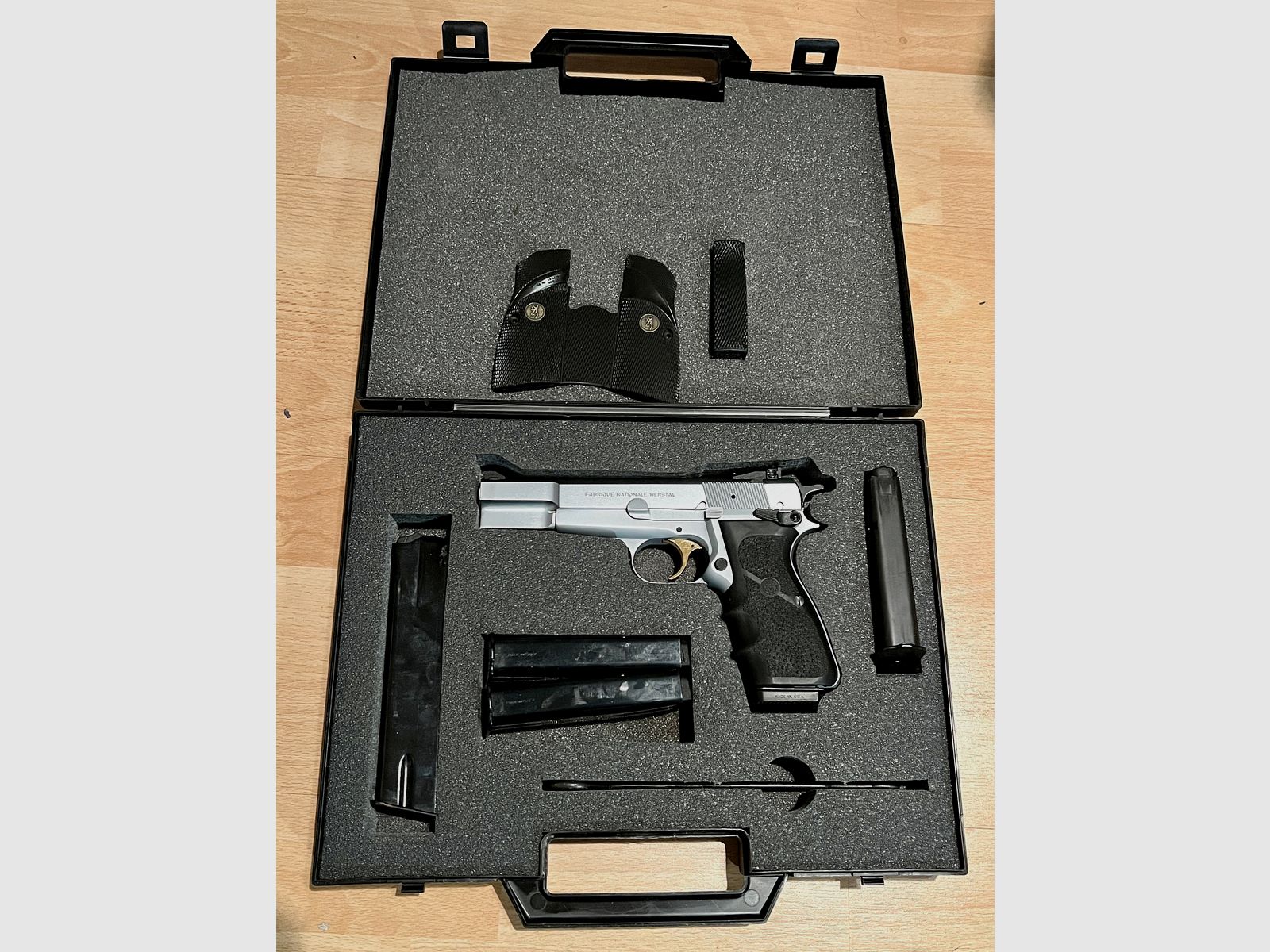 Browning FN High Power Silverchrome ORIGINAL & NEW absolute RARITY (not SIG 210, Korriphila, Korth, Manurhin, Brüner CZ, Tanfoglio, Target Champion, S&W, Colt, Walther, Customshop)