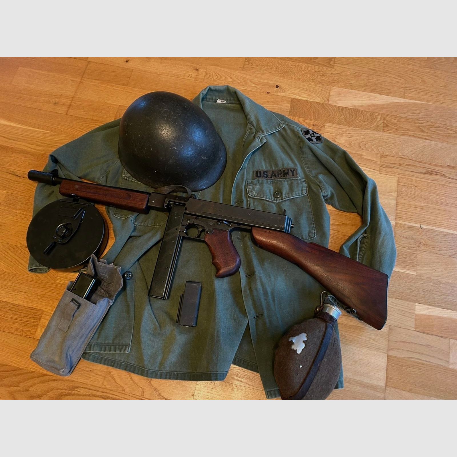 Thompson 1928A1 Tommy Gun