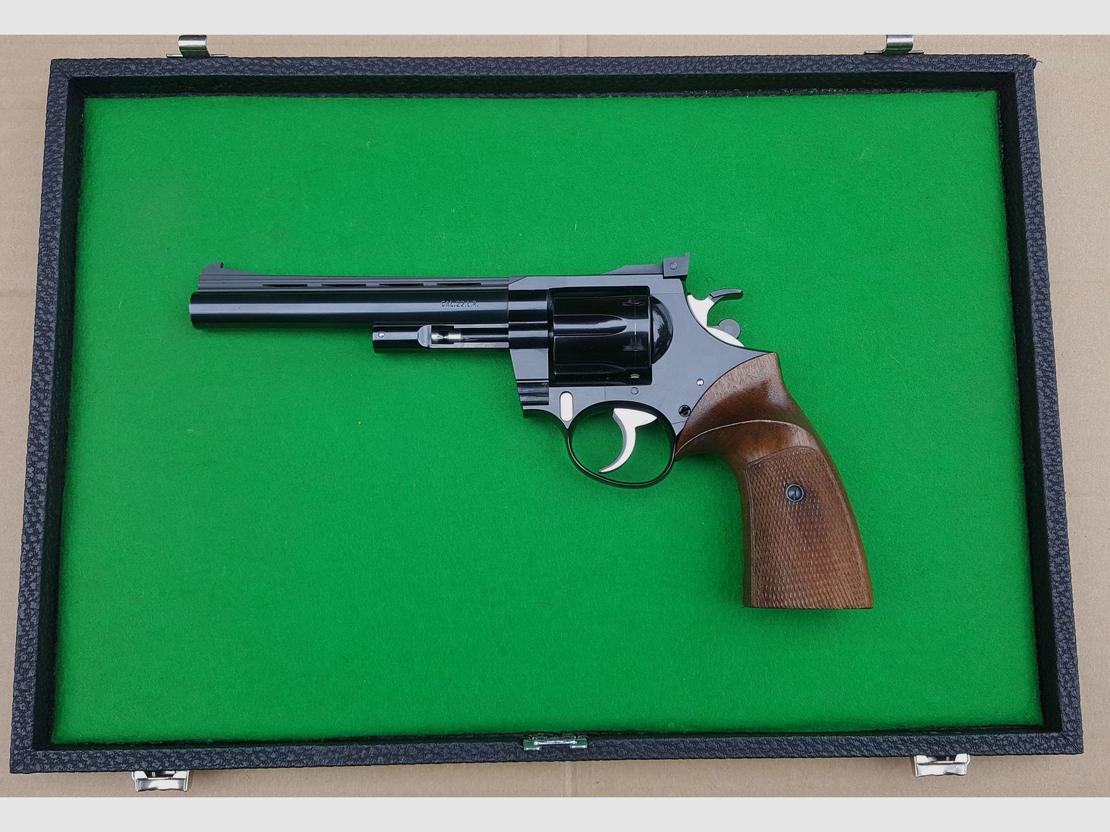 Korth Revolver  Cal. .22 LR   1973  6" Lauflänge