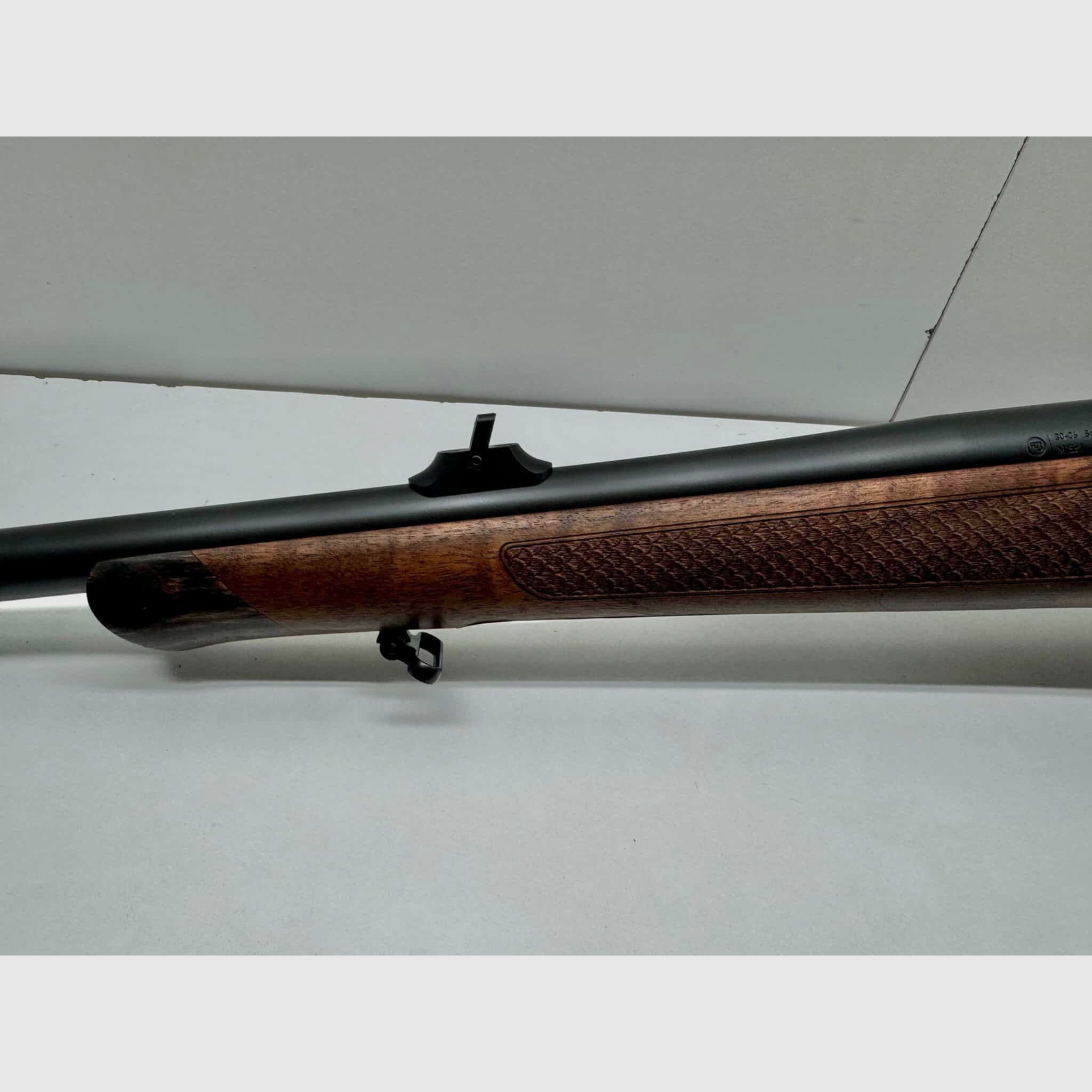 CZ 600 LUX