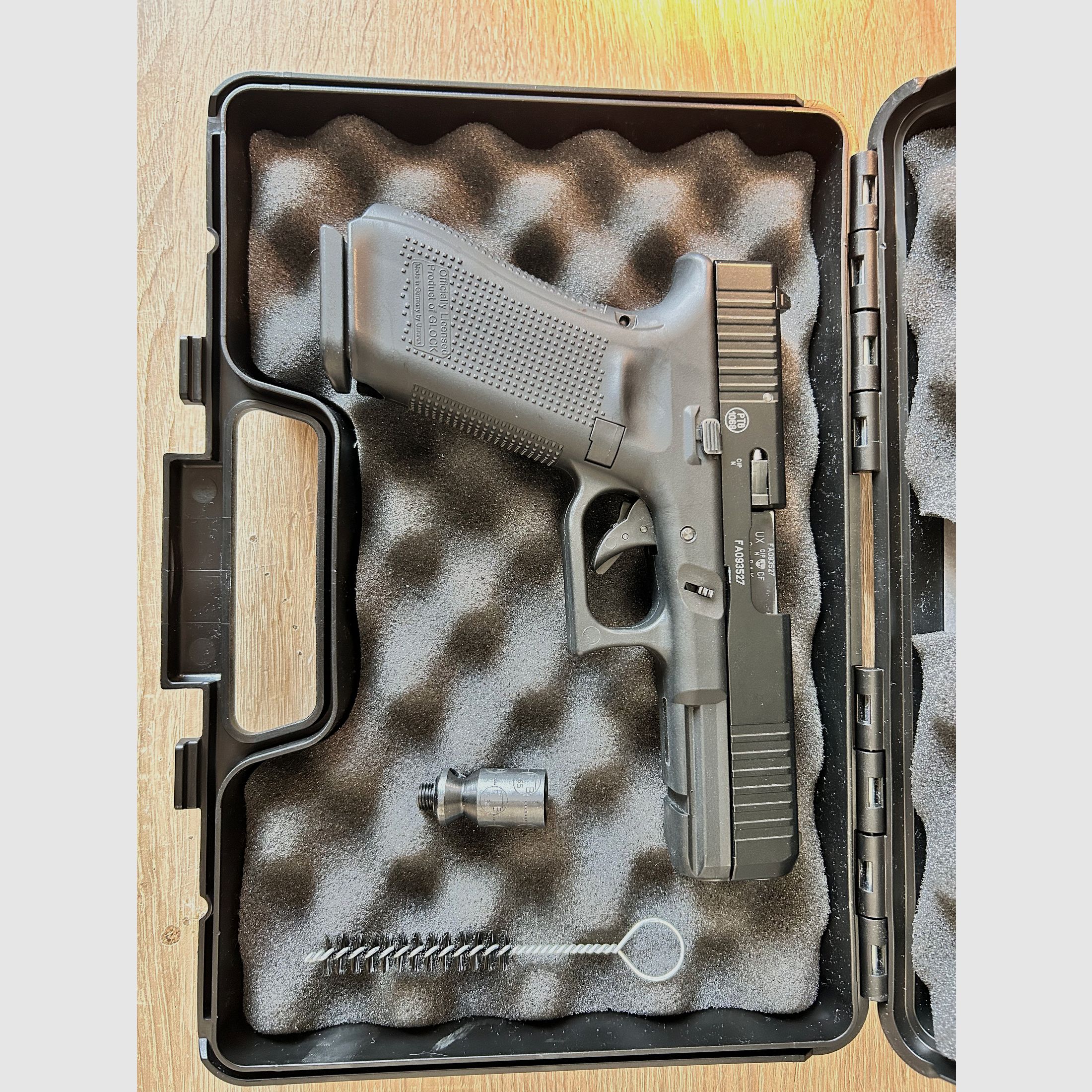 Glock 17 Gen. 5 blank firing pistol Umarex