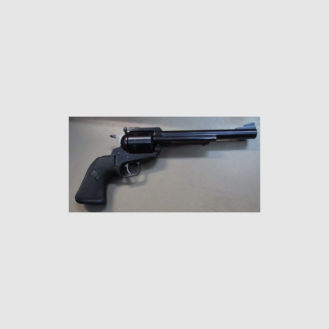Revolver Ruger Super Blackhawk Pachmayr grip .44 mag