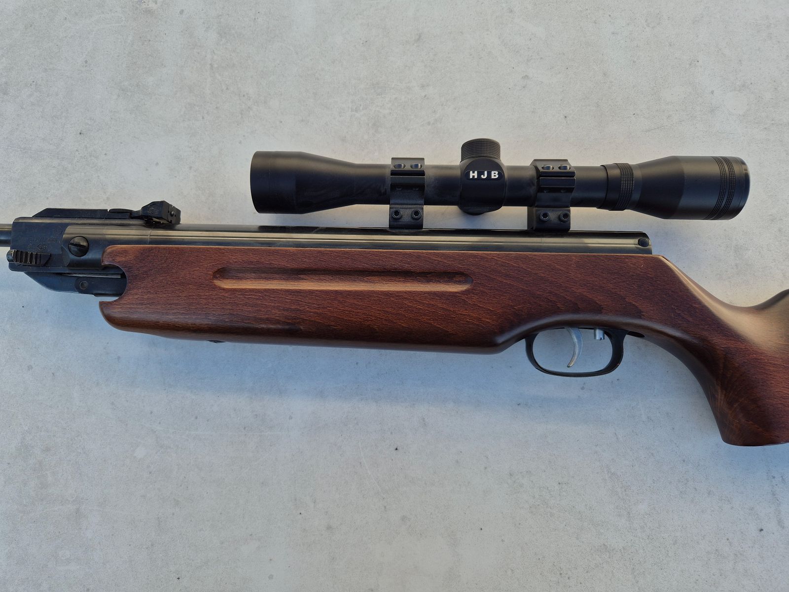 Weihrauch HW 35 Luftgewehr, Kaliber 4,5mm, mit Zielfernrohr und Schalldämpfer