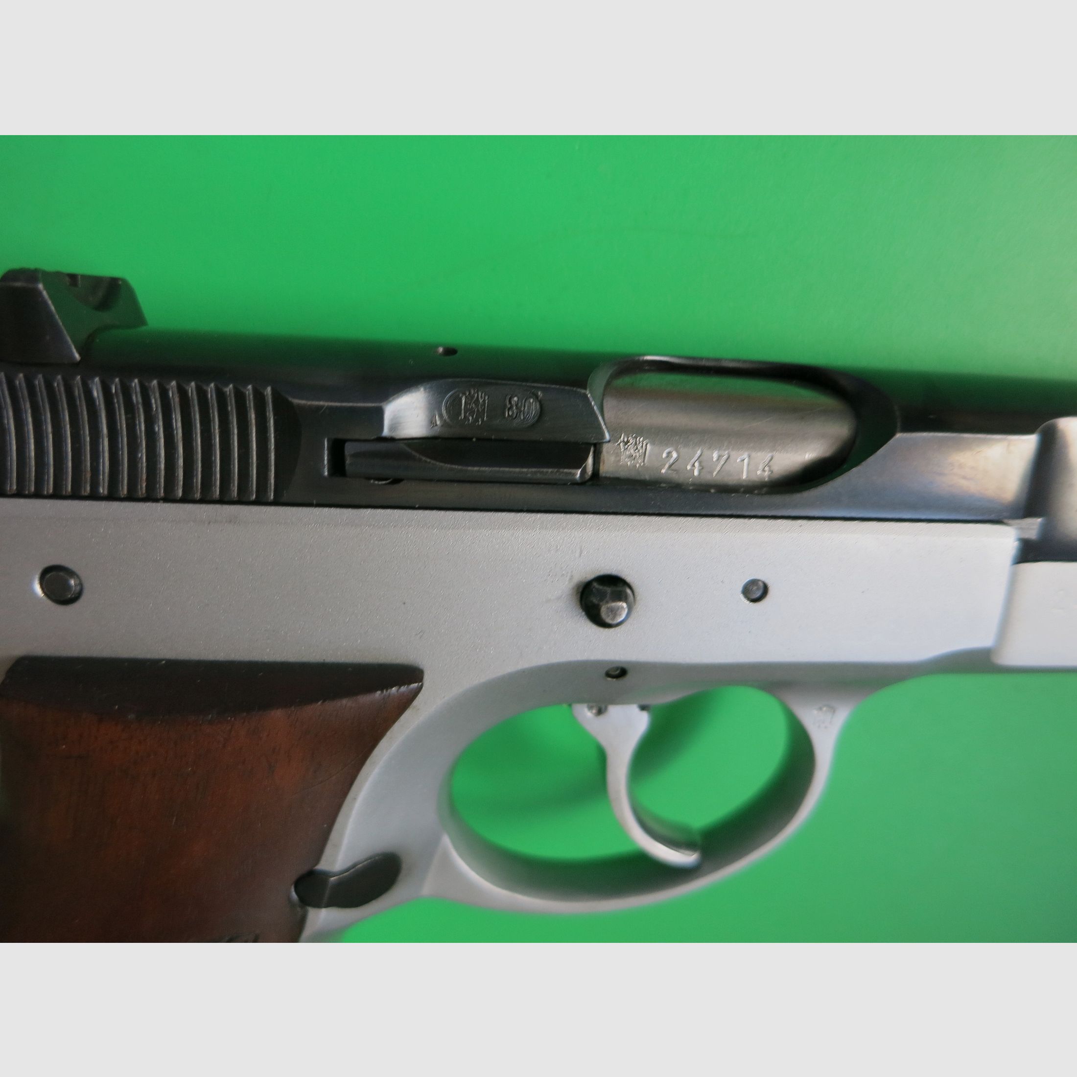 Brünner CZ75 DUO TONE o ČZ 75 (Česká zbrojovka), semiautomatica. Pistola auto caricatore calibro 9 × 19 mm       #28