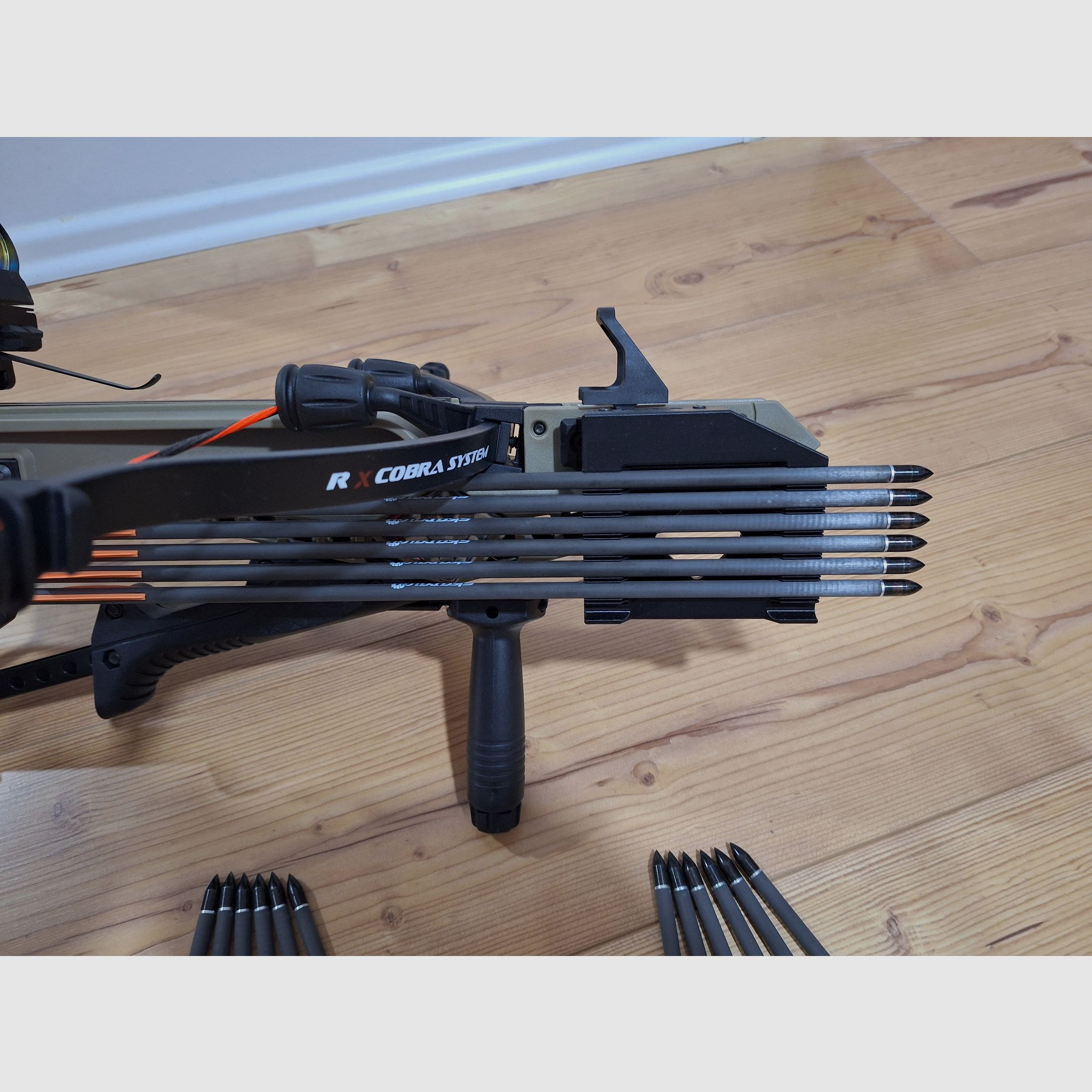 EK Archery Cobra RX