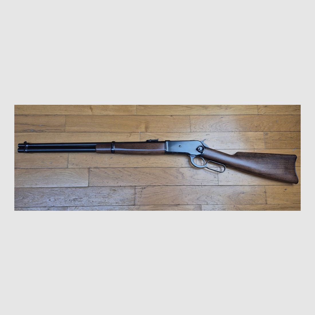Wunderschöne und seltene Unterhebelrepetierbüchse Browning Modell 1886 – Die beste aller modernen Fertigungen der 1886 „Winchester“ – Kal. 45-70Gvt – Seltene Centenary-Fertigung in Grade I von Miroku – Originalbox und Handbuch – Nur 7.000 Exemplare – Ausnahmewaffe – Absoluter Neuzustand! – TBE+++, Bild 3 von 41