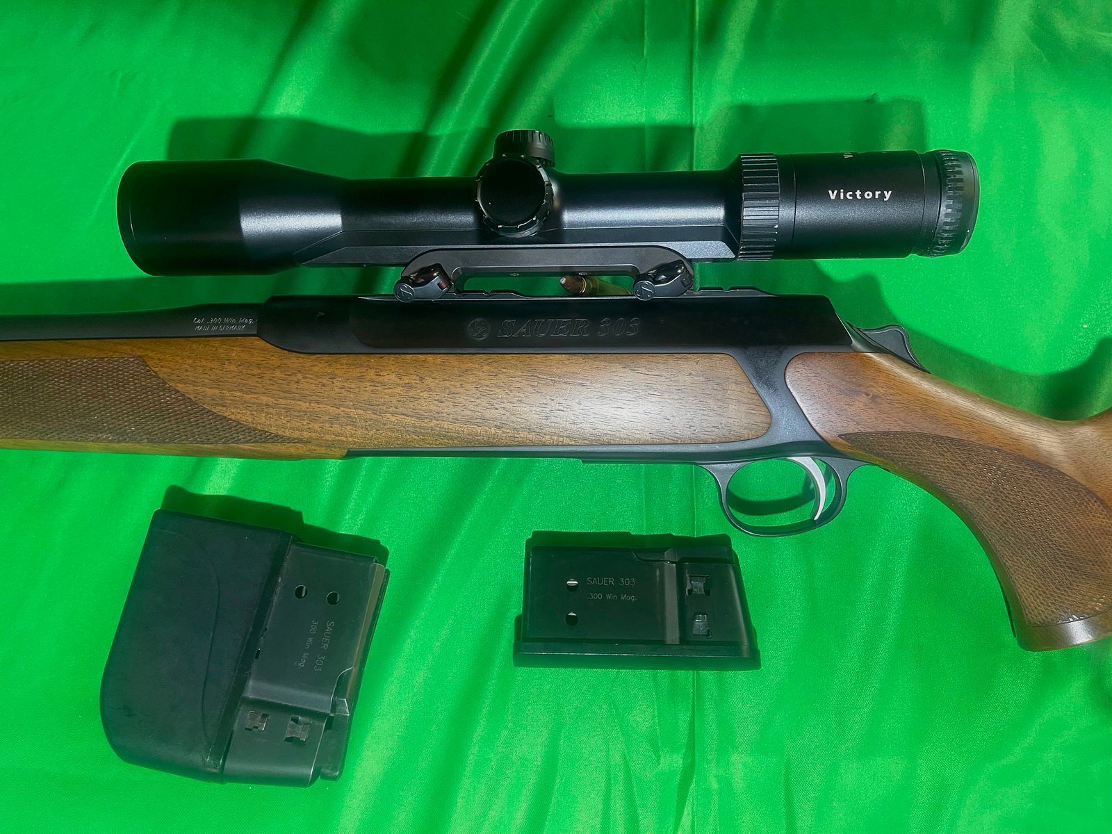 Sauer 303 mit Variopoint M  1,5-6*42 T, in cal 300 winmag