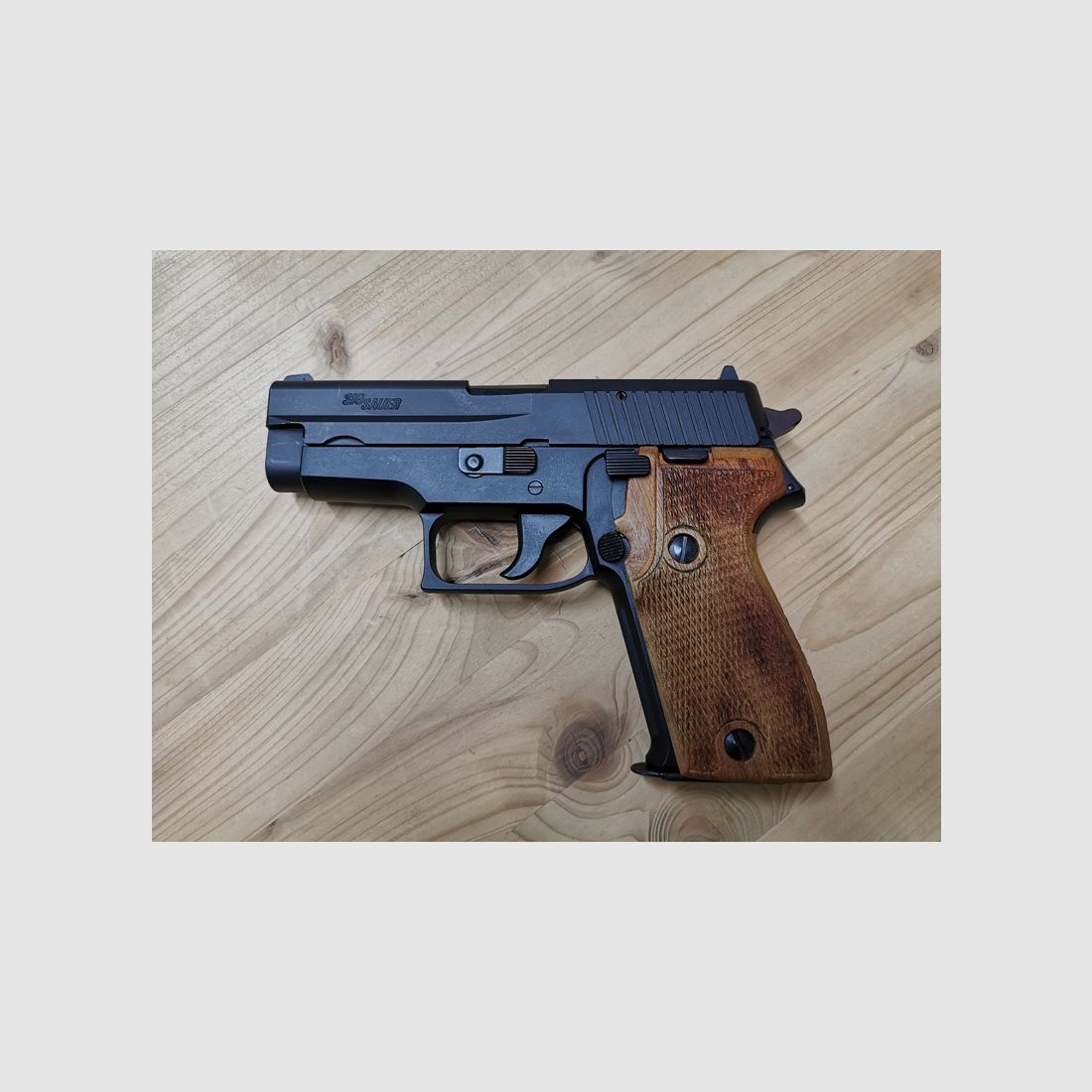 Pistola SIG SAUER P225 9mm
